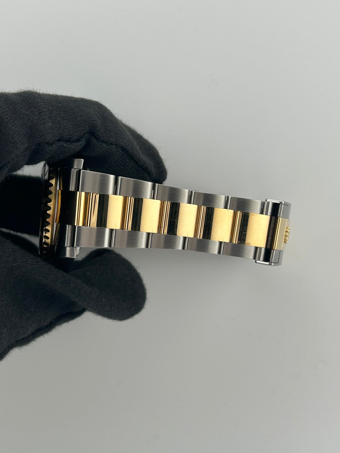 Rolex Submariner Black Dial on Oyster Bracelet Ref. 126613LN Card 2022 — view 5