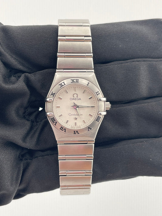 Omega Constellation White Dial on Stainless Steel Bracelet Ref. 1562.3 Card 2004 — view 2