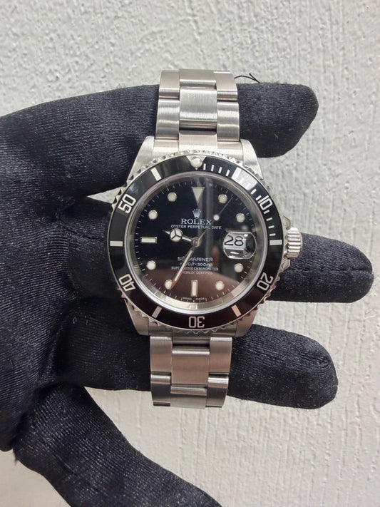 Rolex Submariner Black Dial on Oyster Ref 16610 with Papers 2000