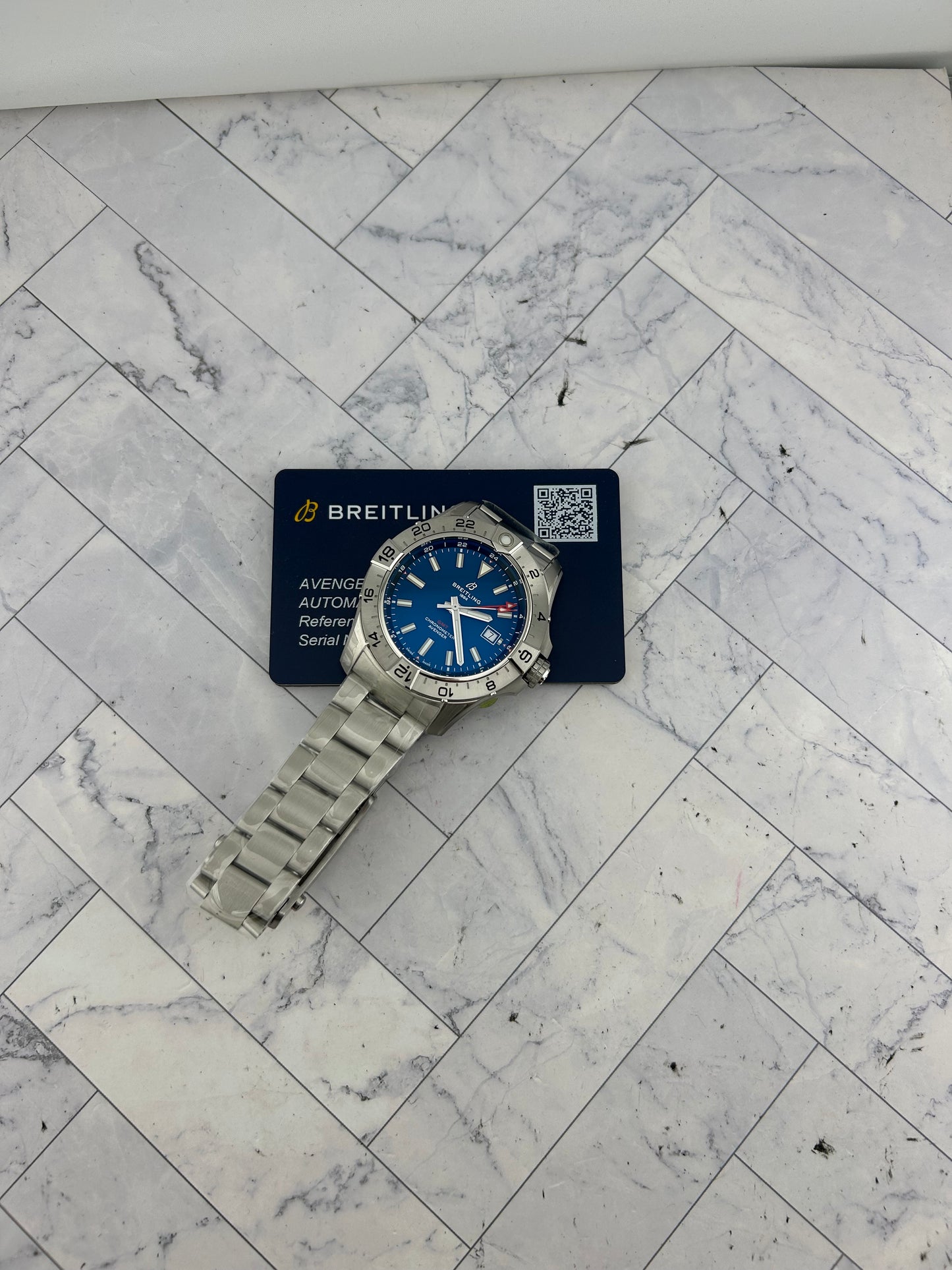 Breitling Avenger Automatic GMT Blue Dial on Bracelet Ref. A32320101C1A1 Card 2026 — view 7