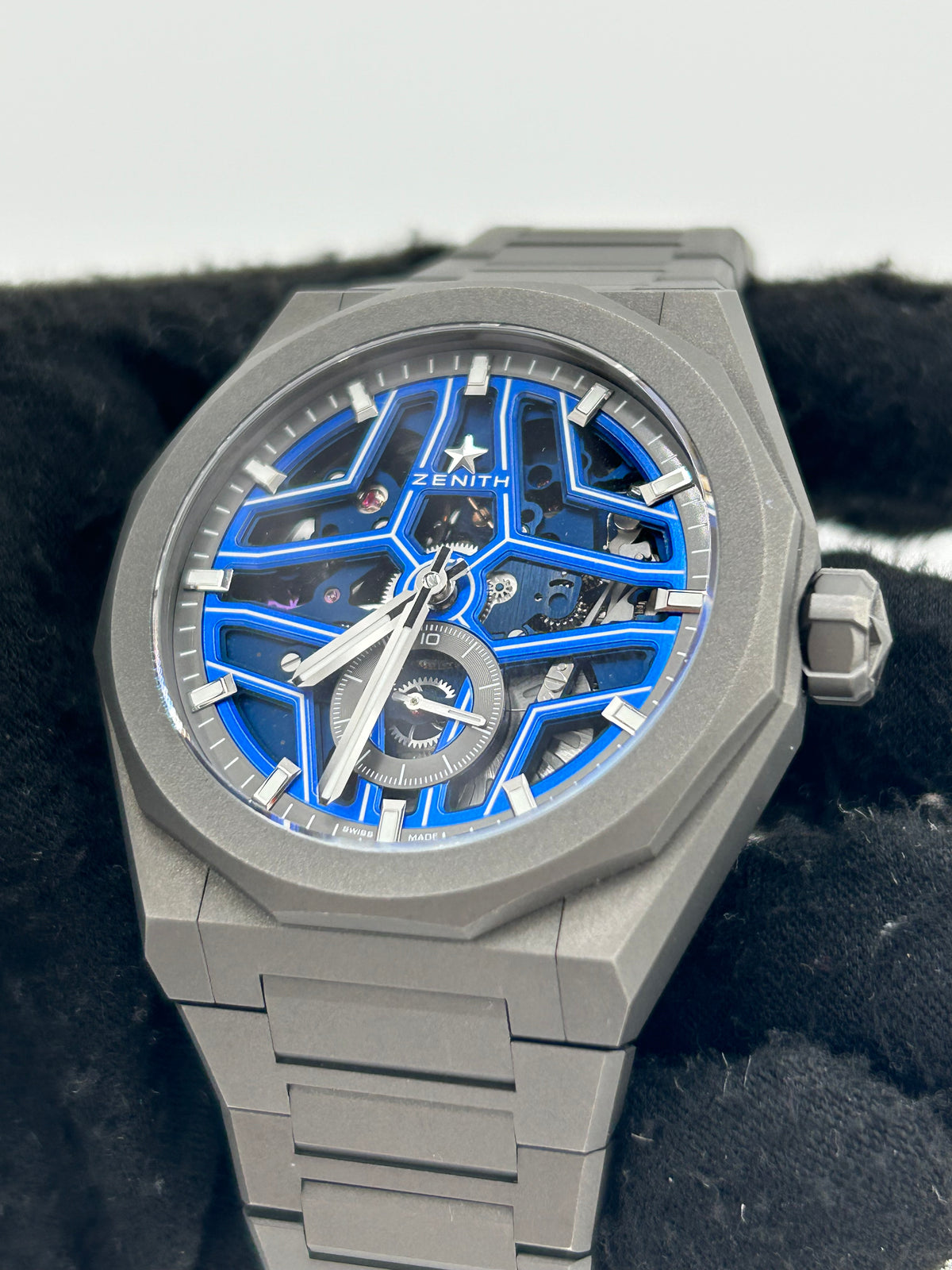 Zenith Defy Skyline Skeleton Blue Skeleton Dial on Titanium Bracelet Ref. 97.9300.3620/79.I001 Complete 2023 — view 3