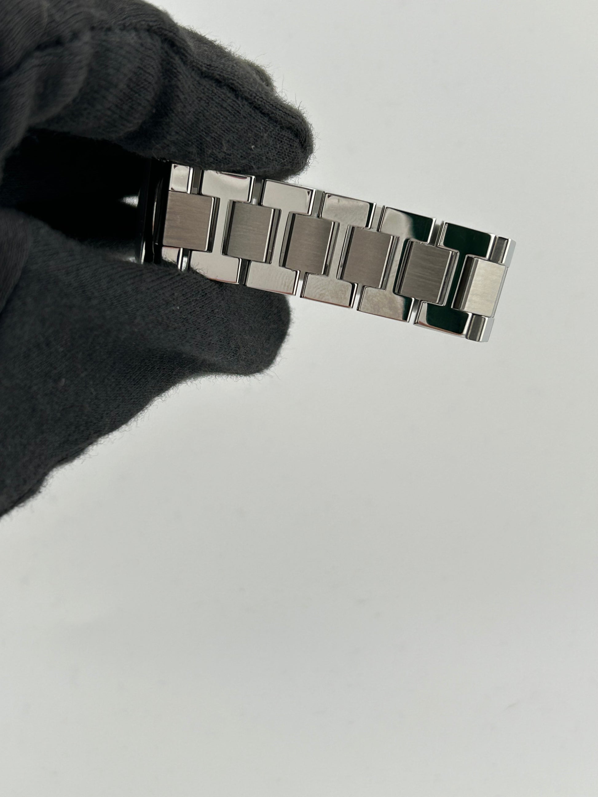 Cartier Ronde Solo de Cartier Silver Roman Numerals Dial on Stainless Steel Bracelet Ref. 2933 Papers 2013 — view 4