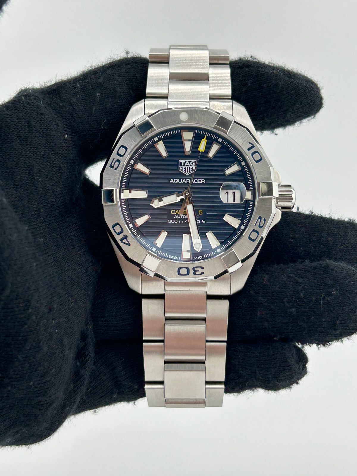 Tag Heuer Aquaracer Calibre 5 Blue Dial on Stainless Steel Bracelet Ref. WBD2112.BA0928 Complete 2019 — view 2