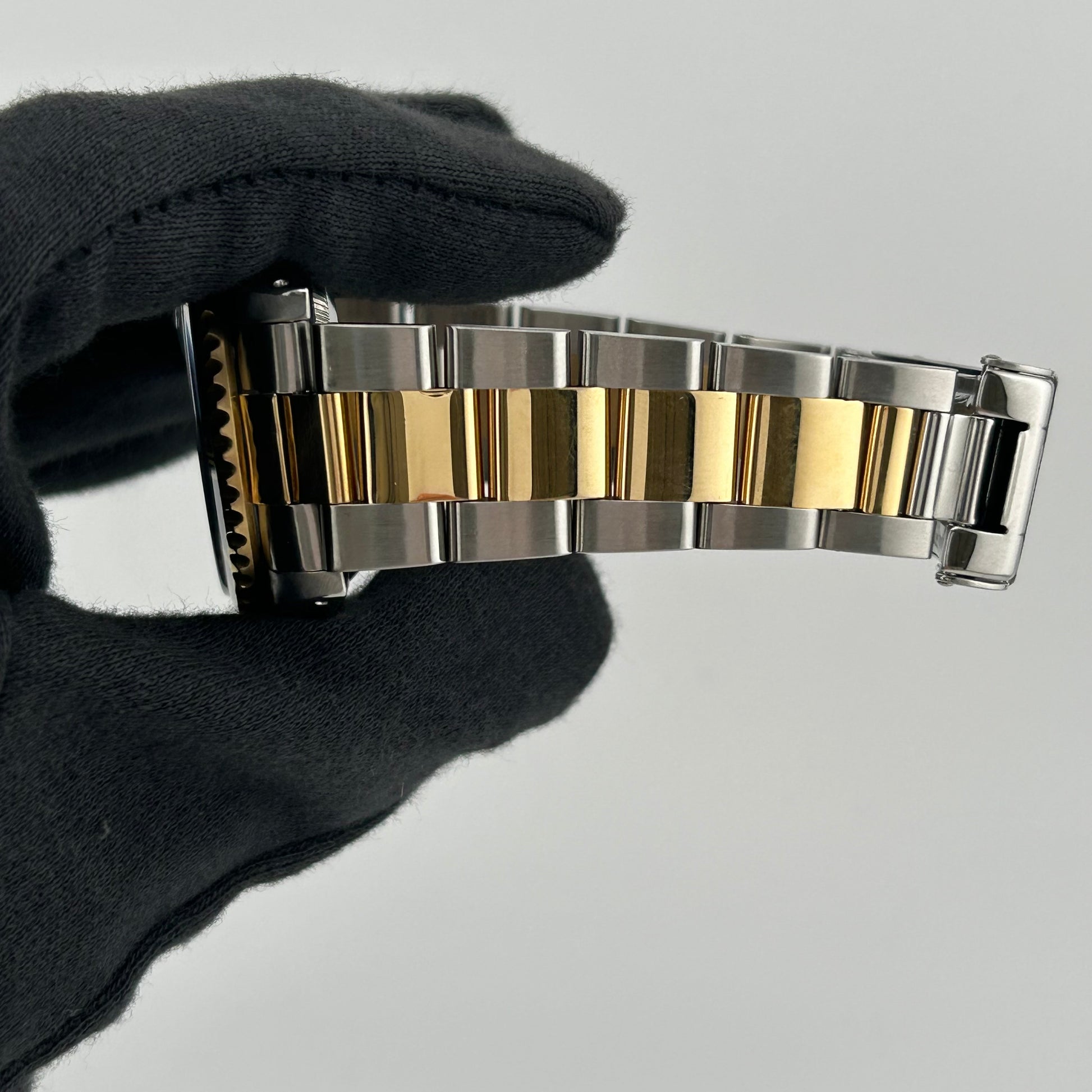 Rolex Submariner Blue Dial on Oyster Ref. 16613 Papers 1999 — view 5