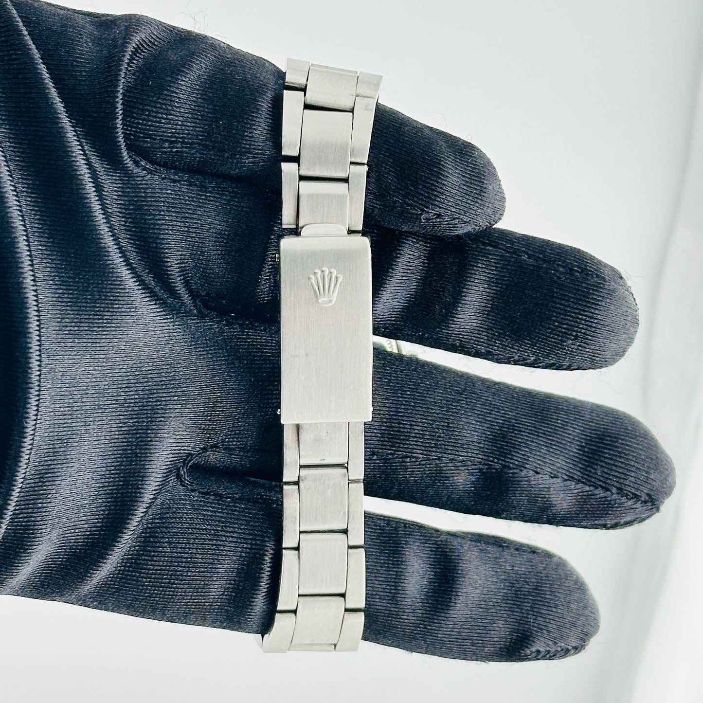Rolex Air-King Silver Stick / Has Spots Dial on Folded Oyster Ref. 5500 1974 — view 4