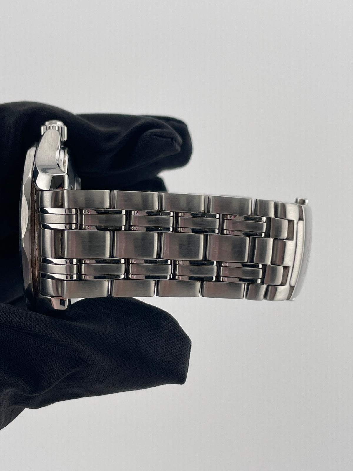 Omega Seamaster Black Dial on Stainless Steel Bracelet Ref. 2251.5 Card 2016 — view 6