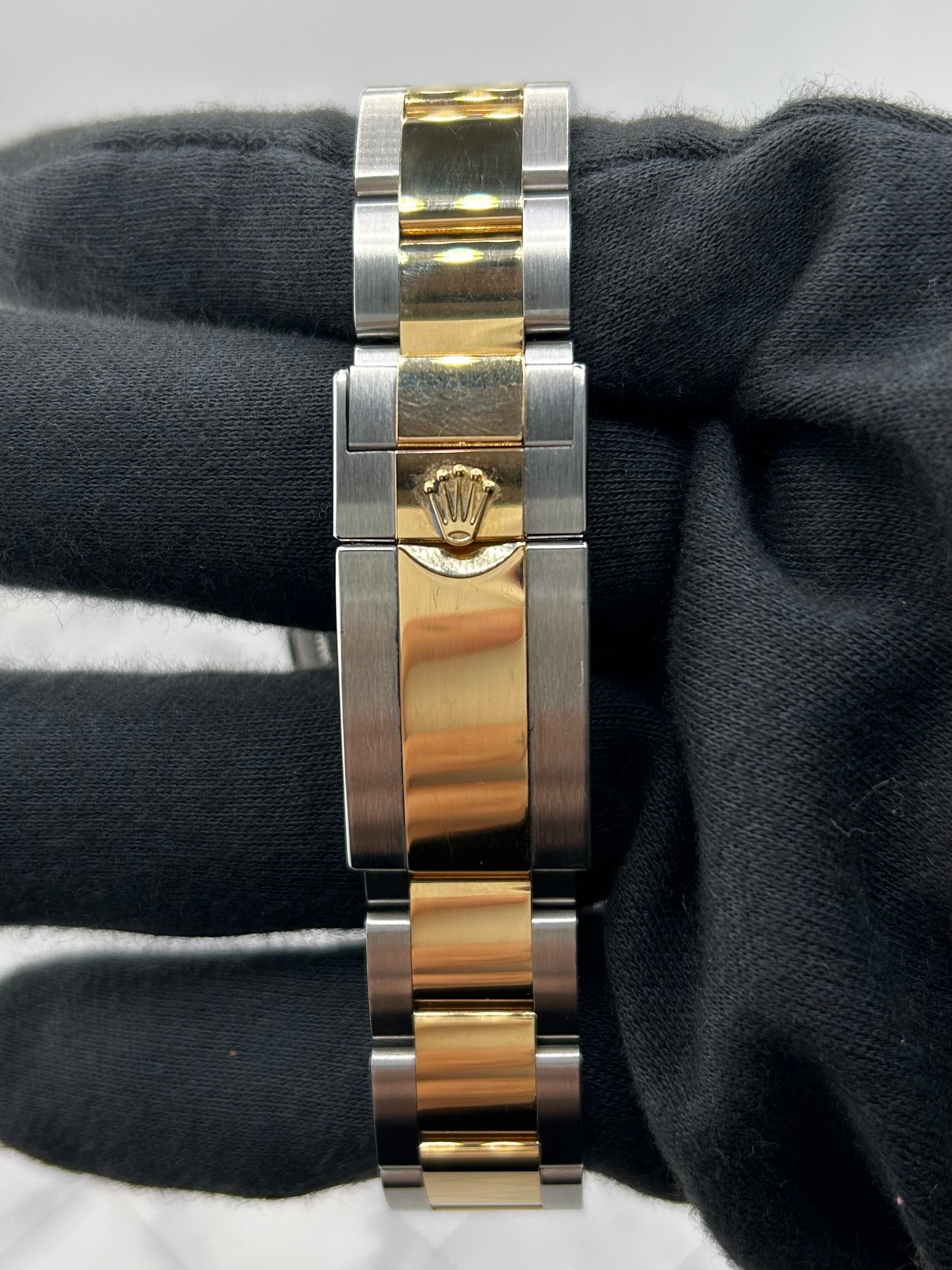 Rolex Daytona Black And Golden Diamond Dial on Oyster Ref. 126503 Card 2025 — view 4