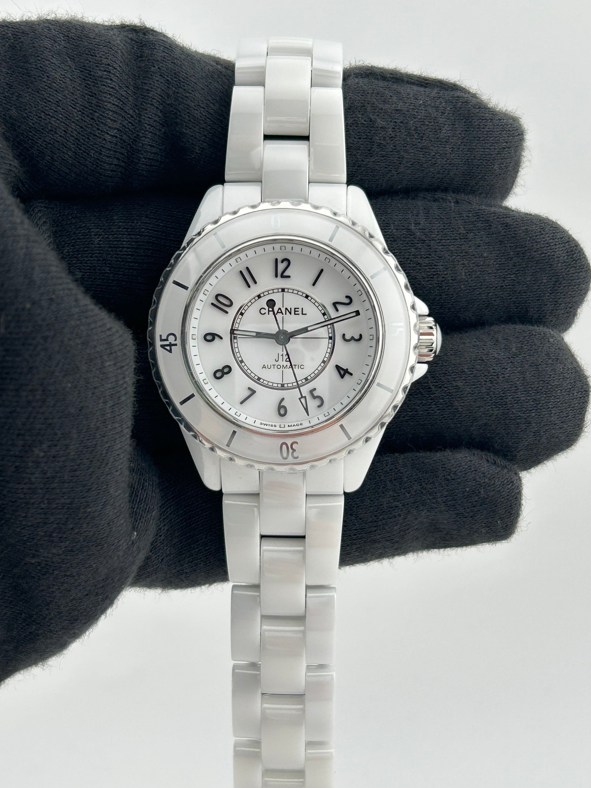 Chanel Chanel J12 White Dial on Ceramic And Steel Ref. H5699 Complete 2026 — view 2