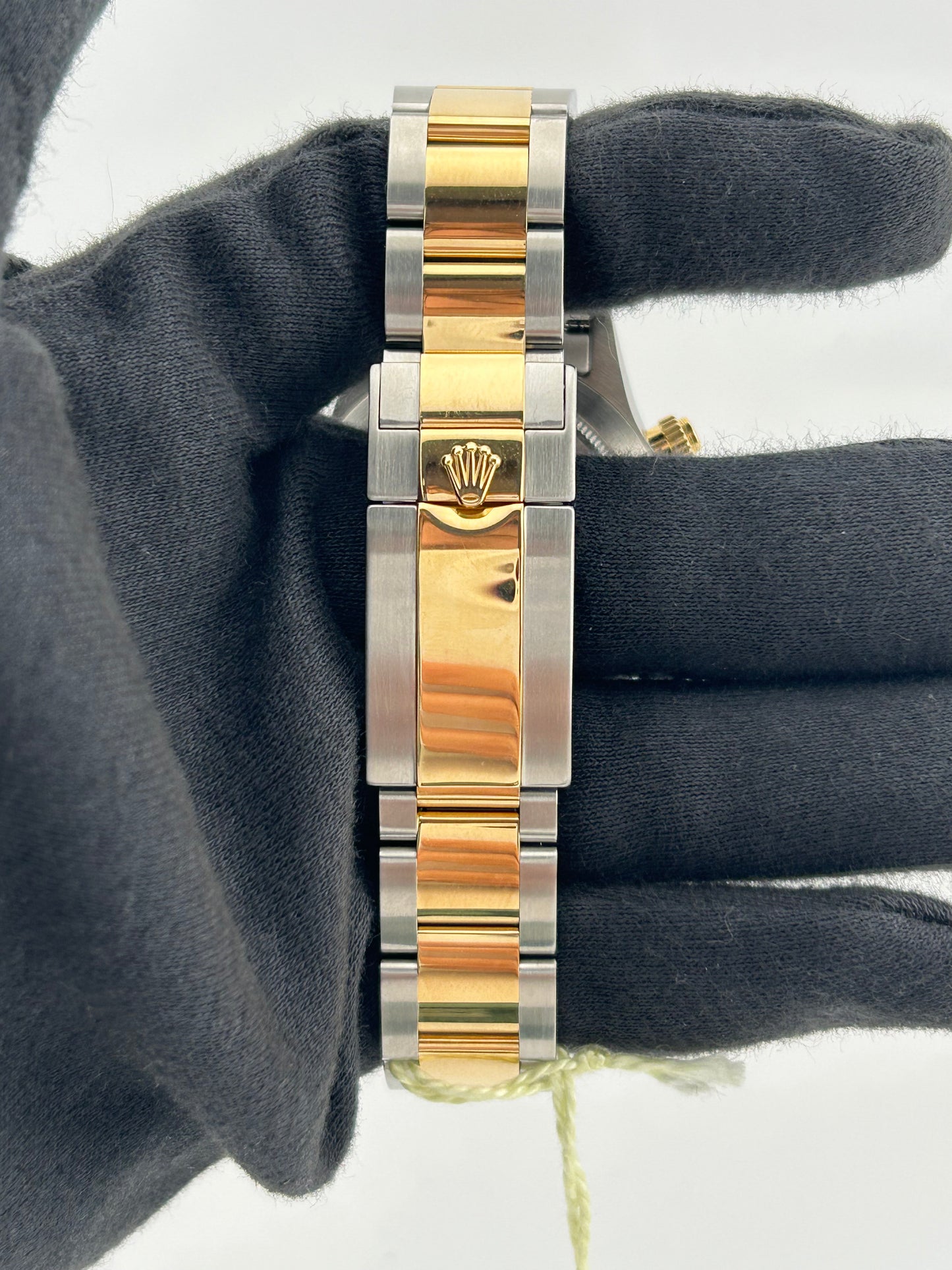 Rolex Daytona Black Dial on 2 Tone Oyster Ref. 116523 Card 2013 — view 4