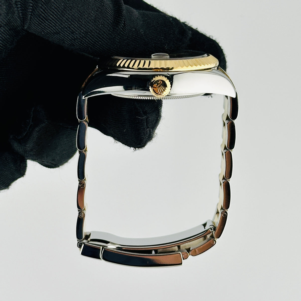 Rolex SkyDweller Champagne Dial on Oyster Bracelet Ref. 326933 Card 2018 — view 5
