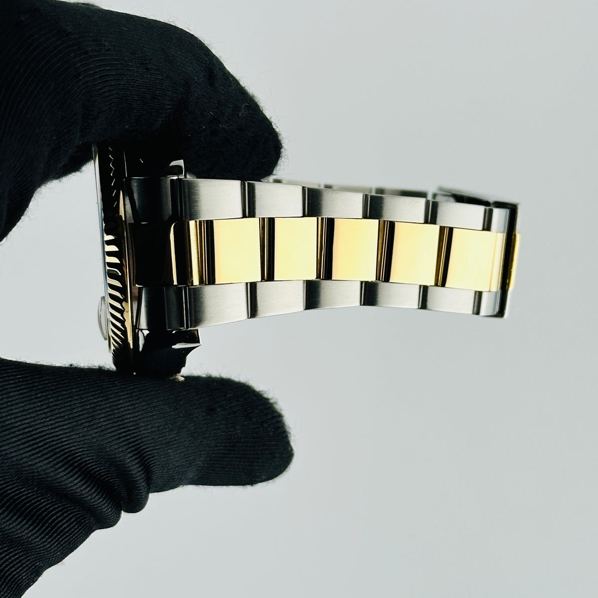 Rolex SkyDweller Champagne Dial on Oyster Bracelet Ref. 326933 Card 2018 — view 4