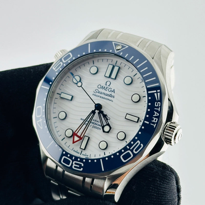 Omega Seamaster Diver 300M White Dial on Bracelet Ref 210.30.42.20.04.002 with Card