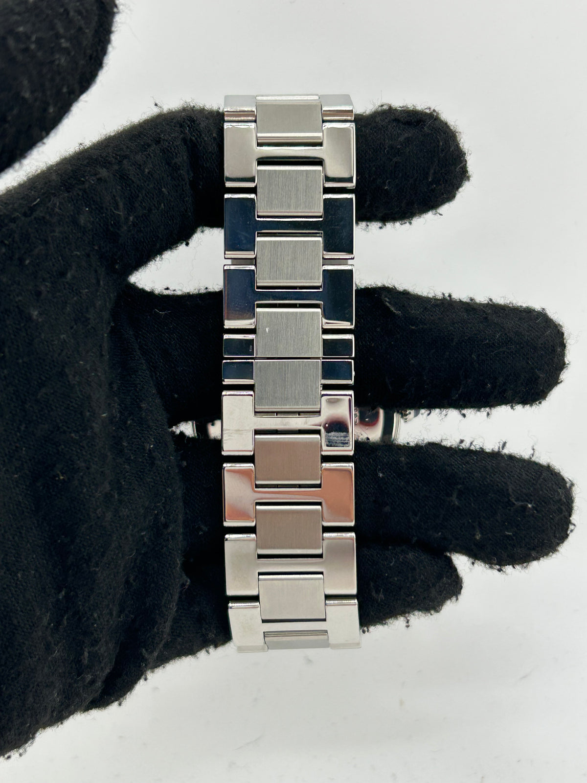 Cartier Ronde Solo Silver Roman Numerals Dial on Stainless Steel Bracelet Ref. W6701005 — view 4