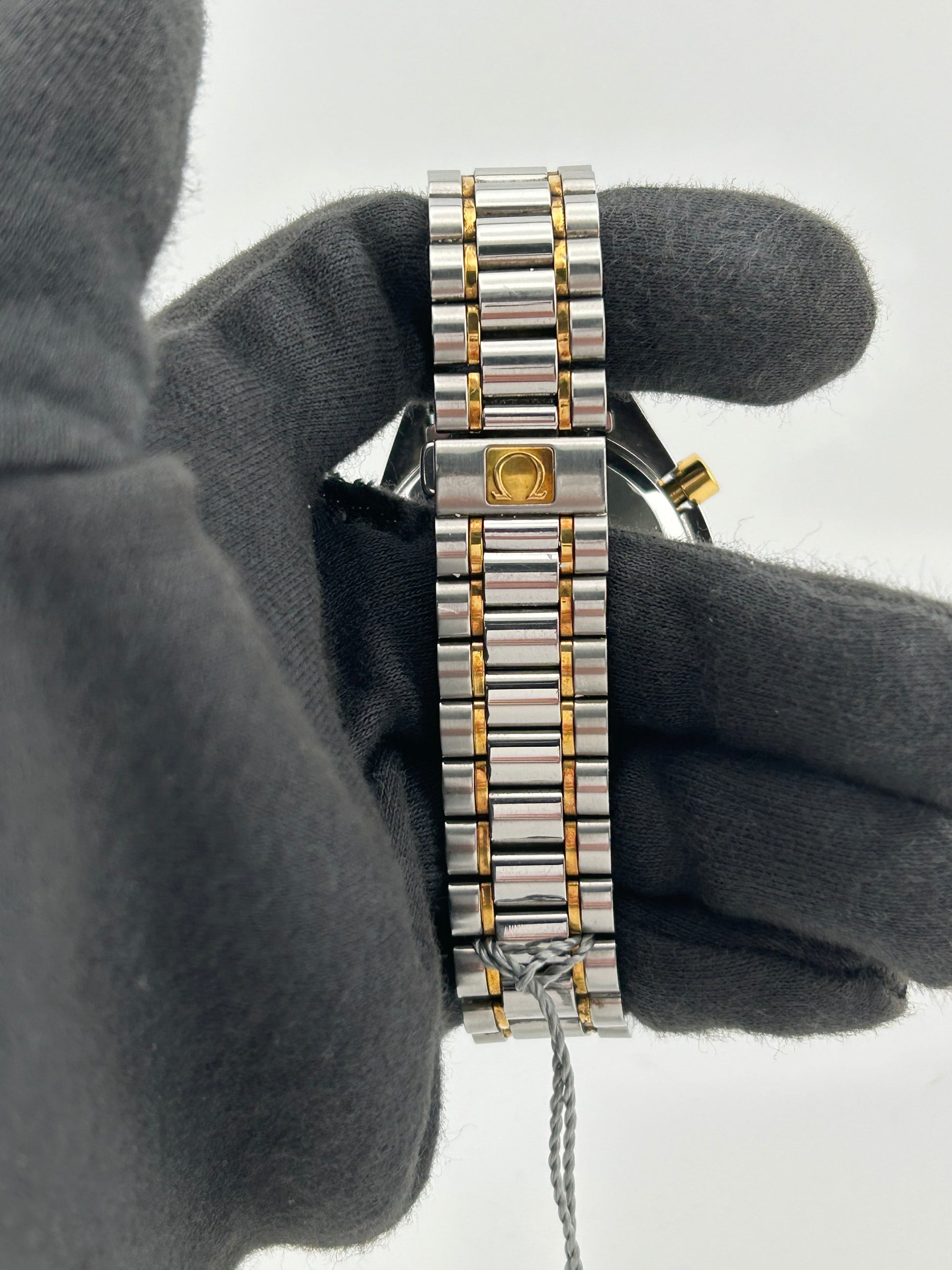 Omega Speedmaster Moonwatch Professional White Dial on 2 Tone Yellow Gold / Stainless Steel Bracelet Ref. 3330.20.00 — view 4