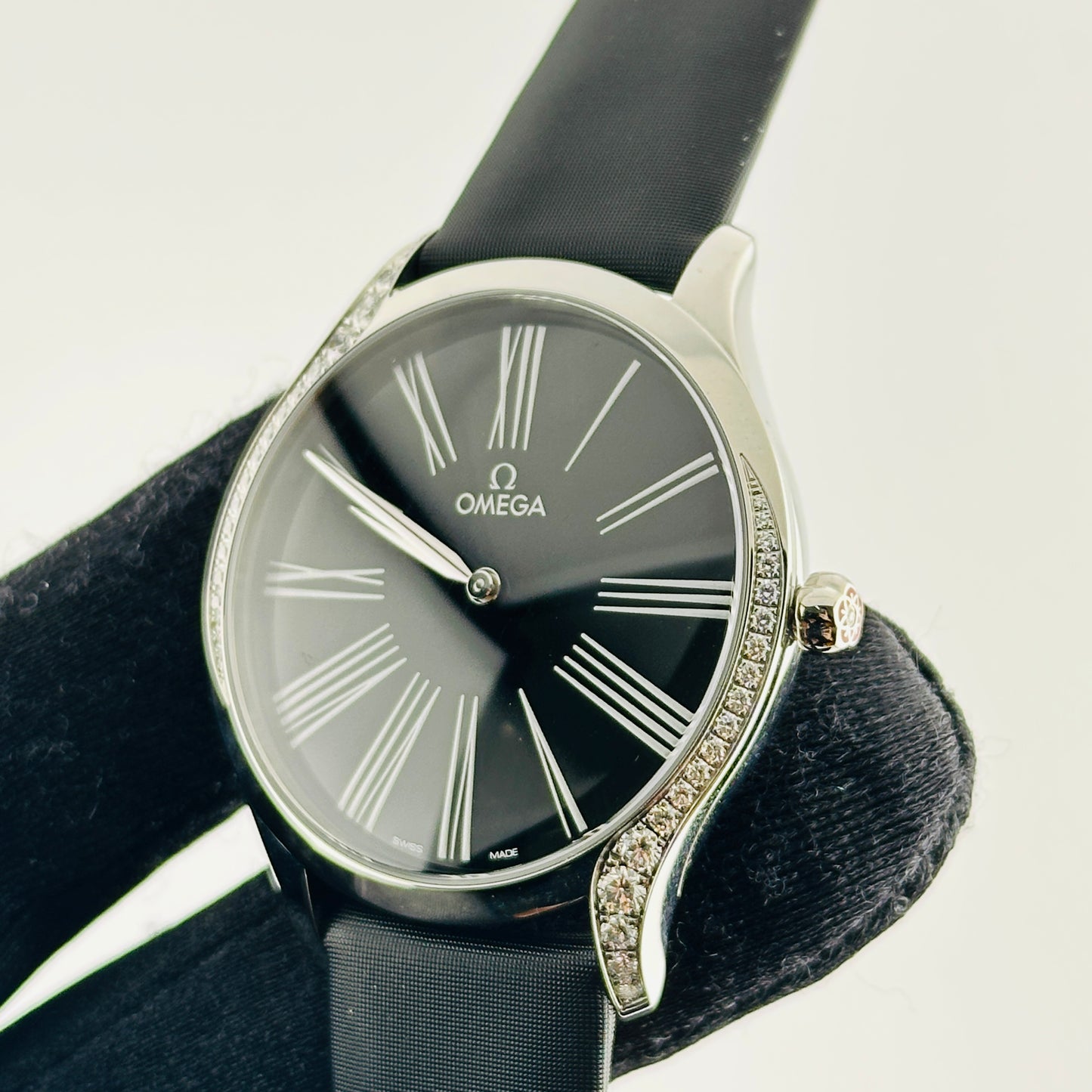 Omega De Ville Trésor Black Dial on Leather Band Ref. 428.17.39.60.01.001 Card Open Date — view 4