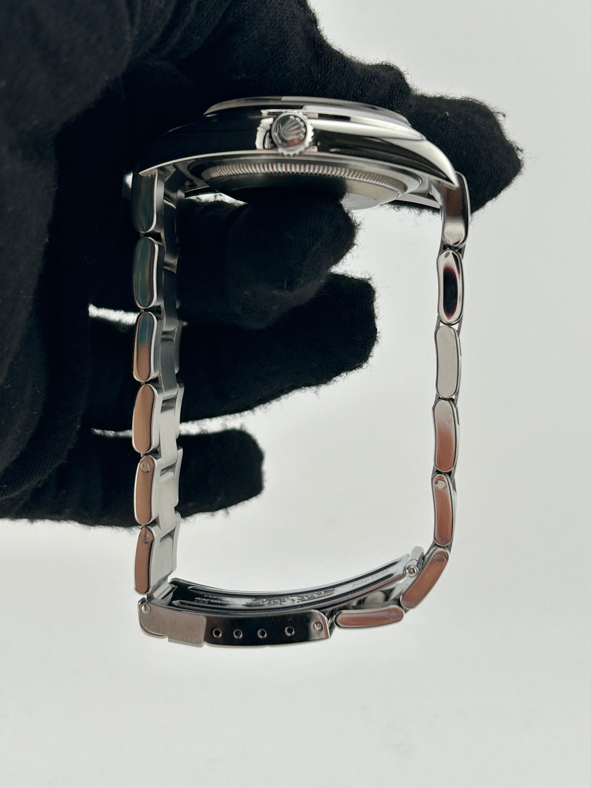 Rolex Explorer I Black Dial on Oyster Steel Bracelet Ref. 114270 Card 2008 — view 6