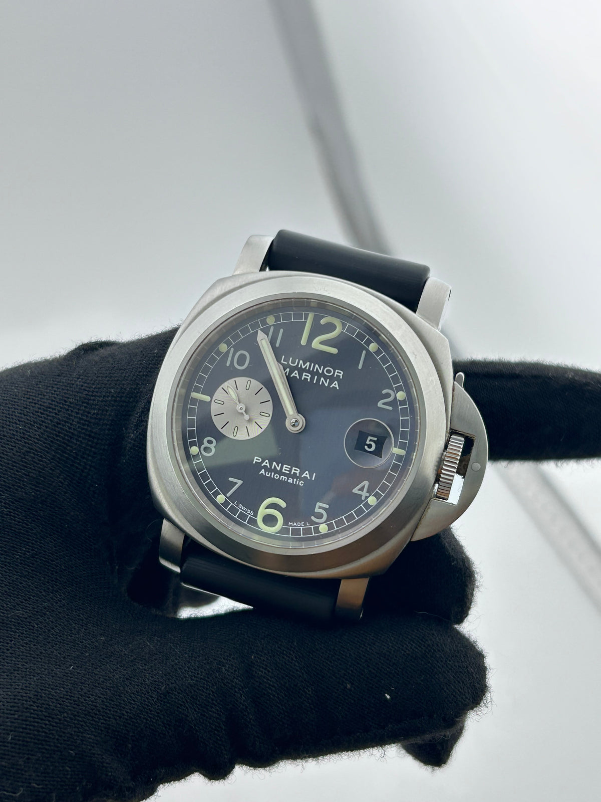 Panerai Luminor Marina Grey Dial on Rubber Strap Ref. PAM00086 Complete 2001 — view 3