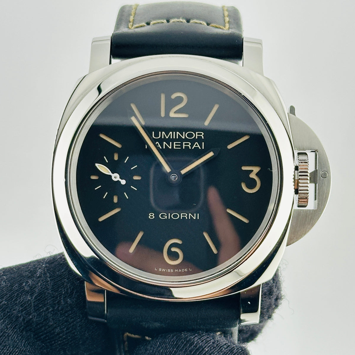 Panerai Luminor Base Black Dial on Leather Strap Ref. PAM00915 Complete 2021 — view 2