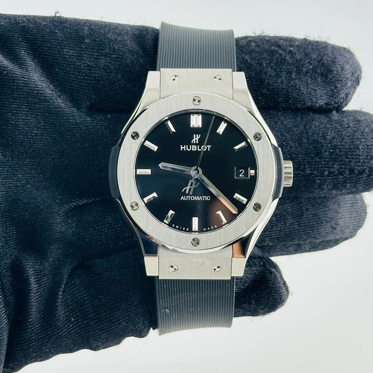 Hublot Classic Fusion Black Dial on Rubber Strap Ref. 565.NX.1470.RX with Box — view 3
