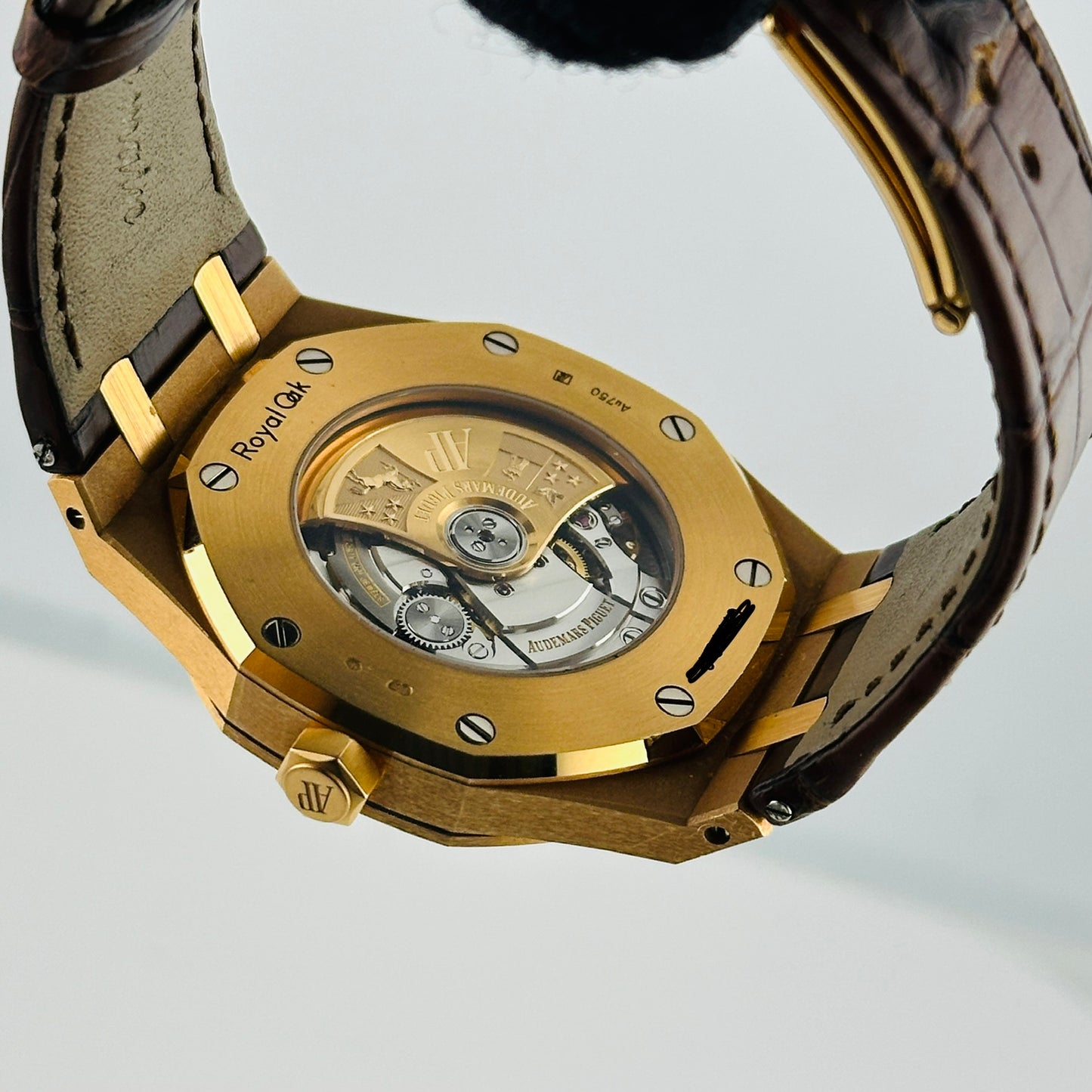 Audemars Piguet Royal Oak Selfwinding White Dial on Leather Strap Ref. 15400OR.OO.D088CR.01 Card 2019 — view 4