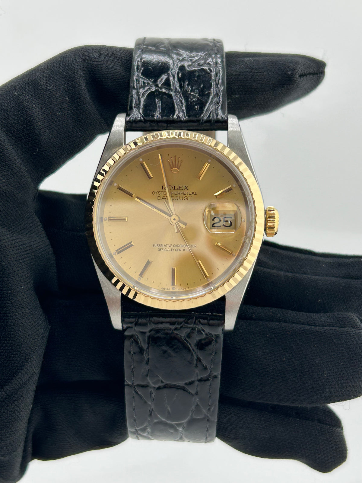 Rolex Datejust 36 Champagne Stick Dial on Generic Black Leather Strap Ref. 16233 1991 — view 2