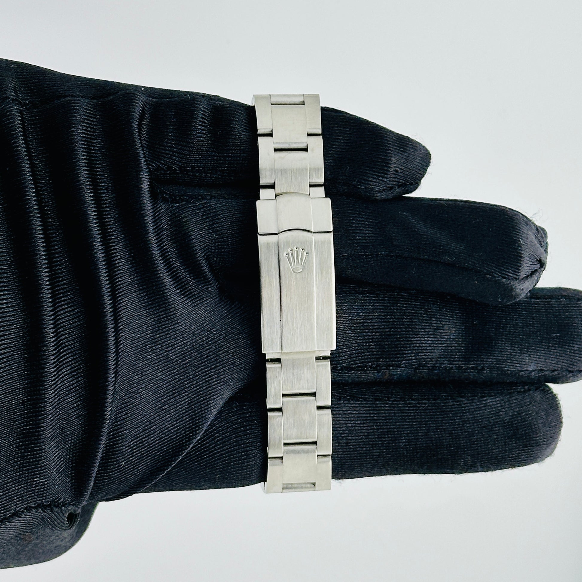 Rolex Oyster Perpetual Silver/Pink Markers Dial on Oyster Ref. 177200 Card 2008 — view 3