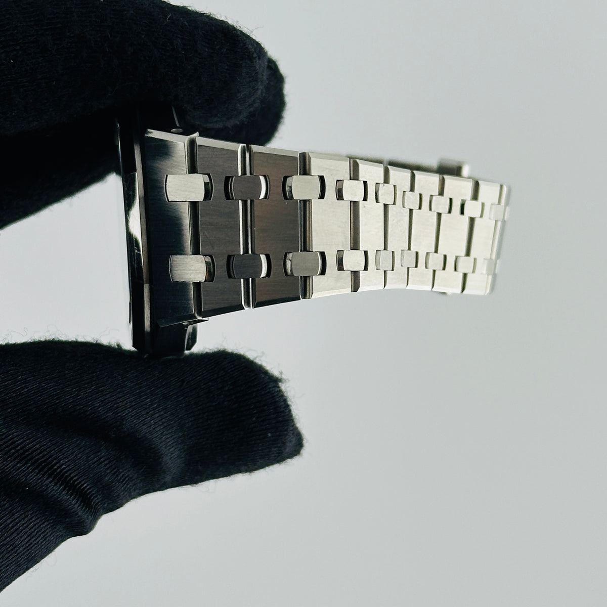 Audemars Piguet Royal Oak Selfwinding Silver Dial on Stainless Steel Bracelet Ref. 15550ST.OO.1356ST.01 Complete 2024 — view 6