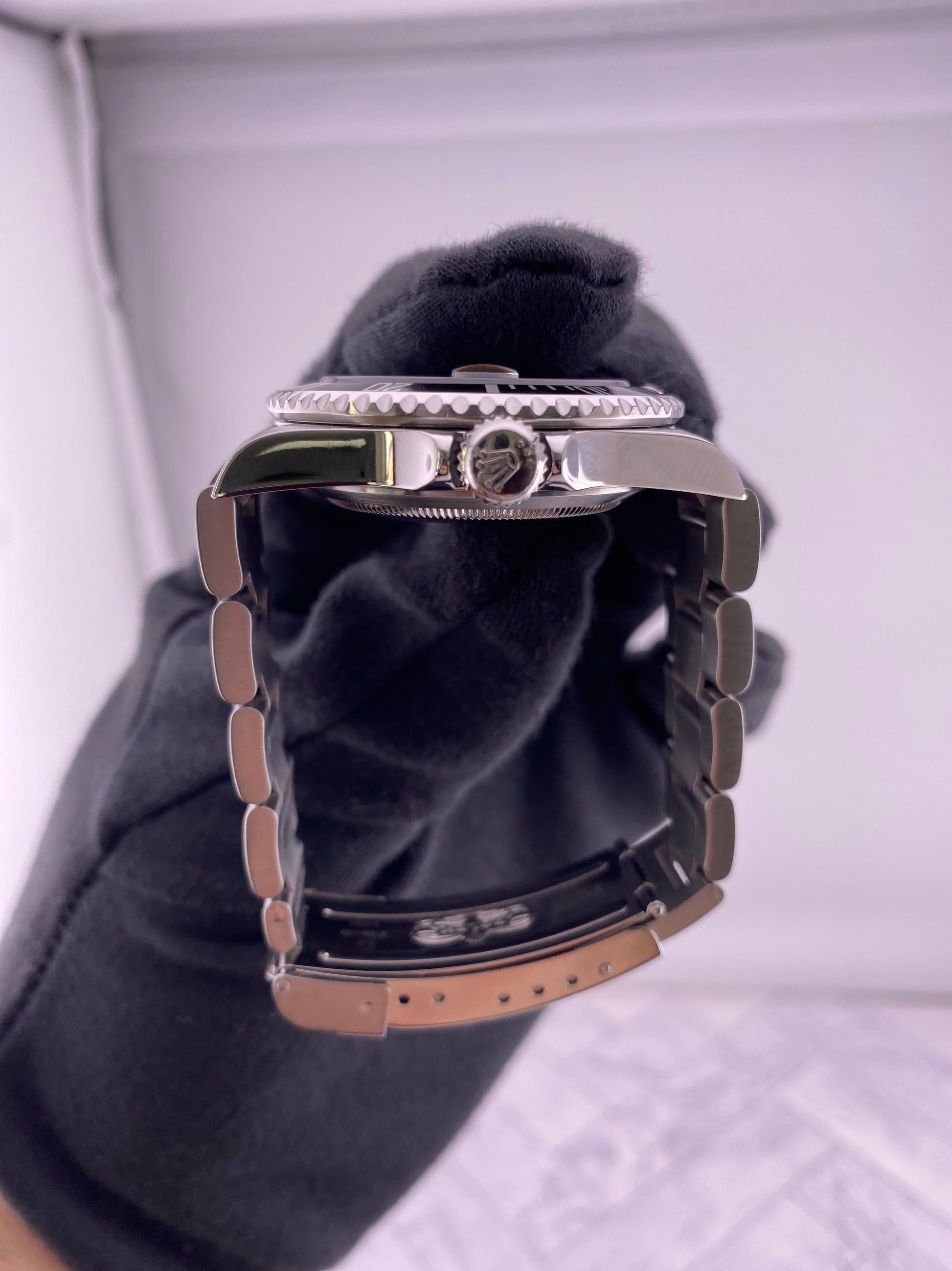 Rolex Submariner Date Black Dial on Oyster Ref. 16610 2008 — view 6