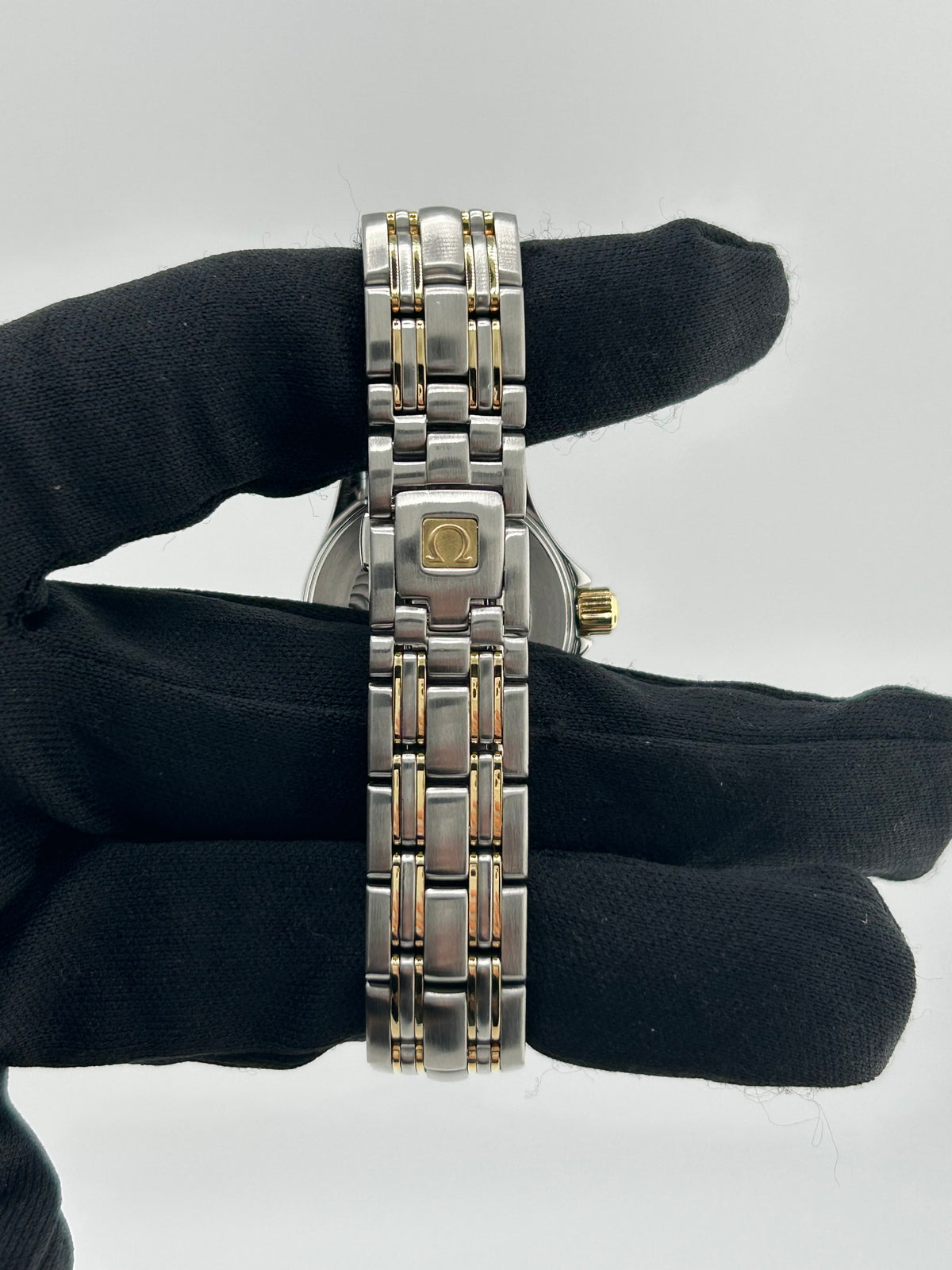 Omega Seamaster 120 Navy Blue Dial on 2 Tone Bracelet Ref. 2411.80 — view 4