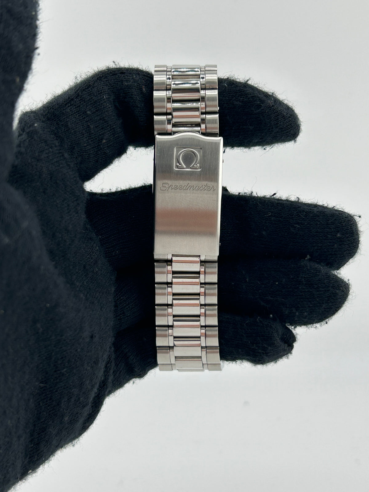 Omega Speedmaster Black Dial on Stainless Steel Bracelet Ref. 3510.50 — view 4