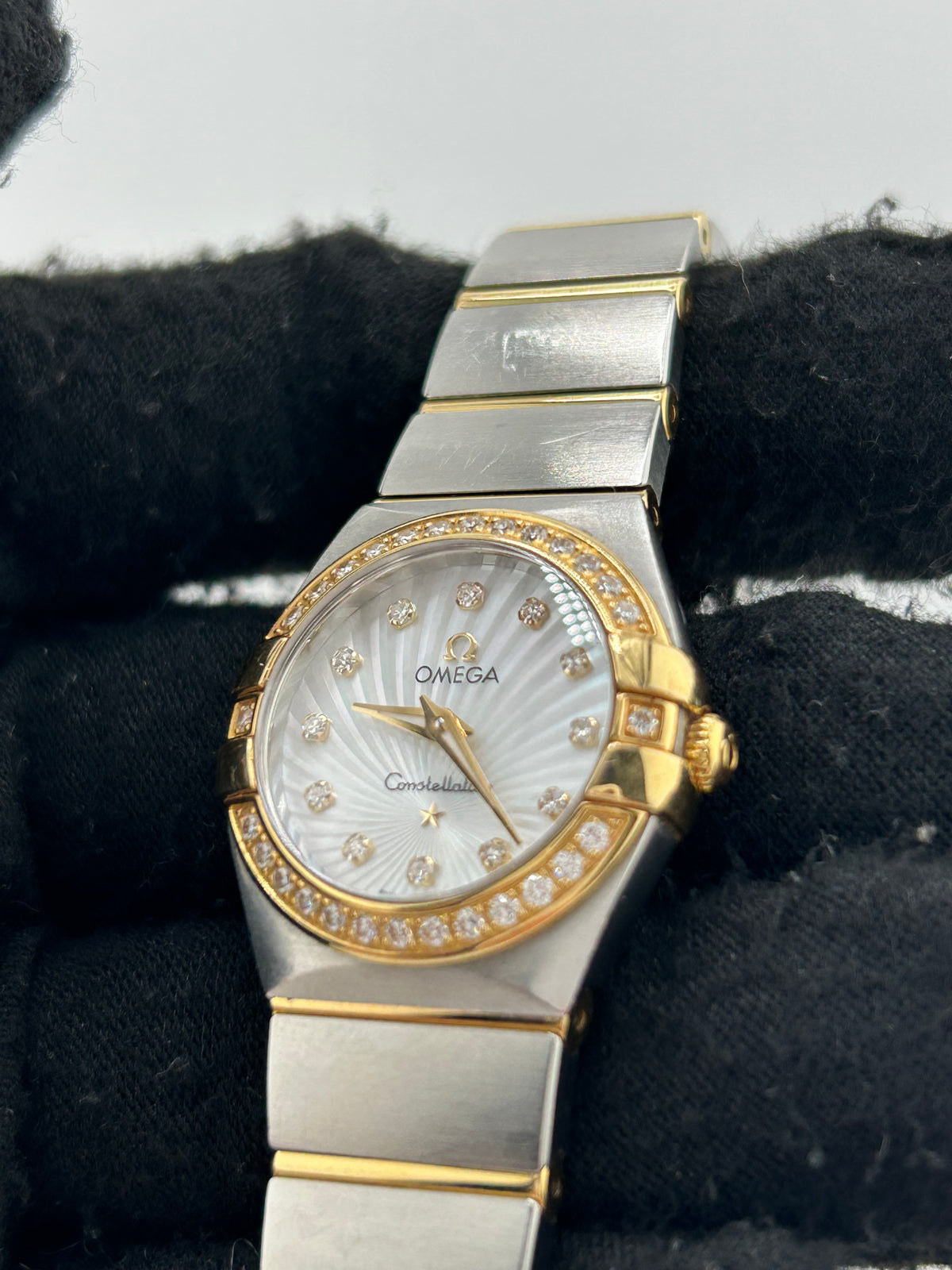 Omega Constellation Silver Diamond Dial on 2 Tone Yellow Gold / Stainless Steel Bracelet Ref. 123.25.24.60.55.004 Complete 2015 — view 3