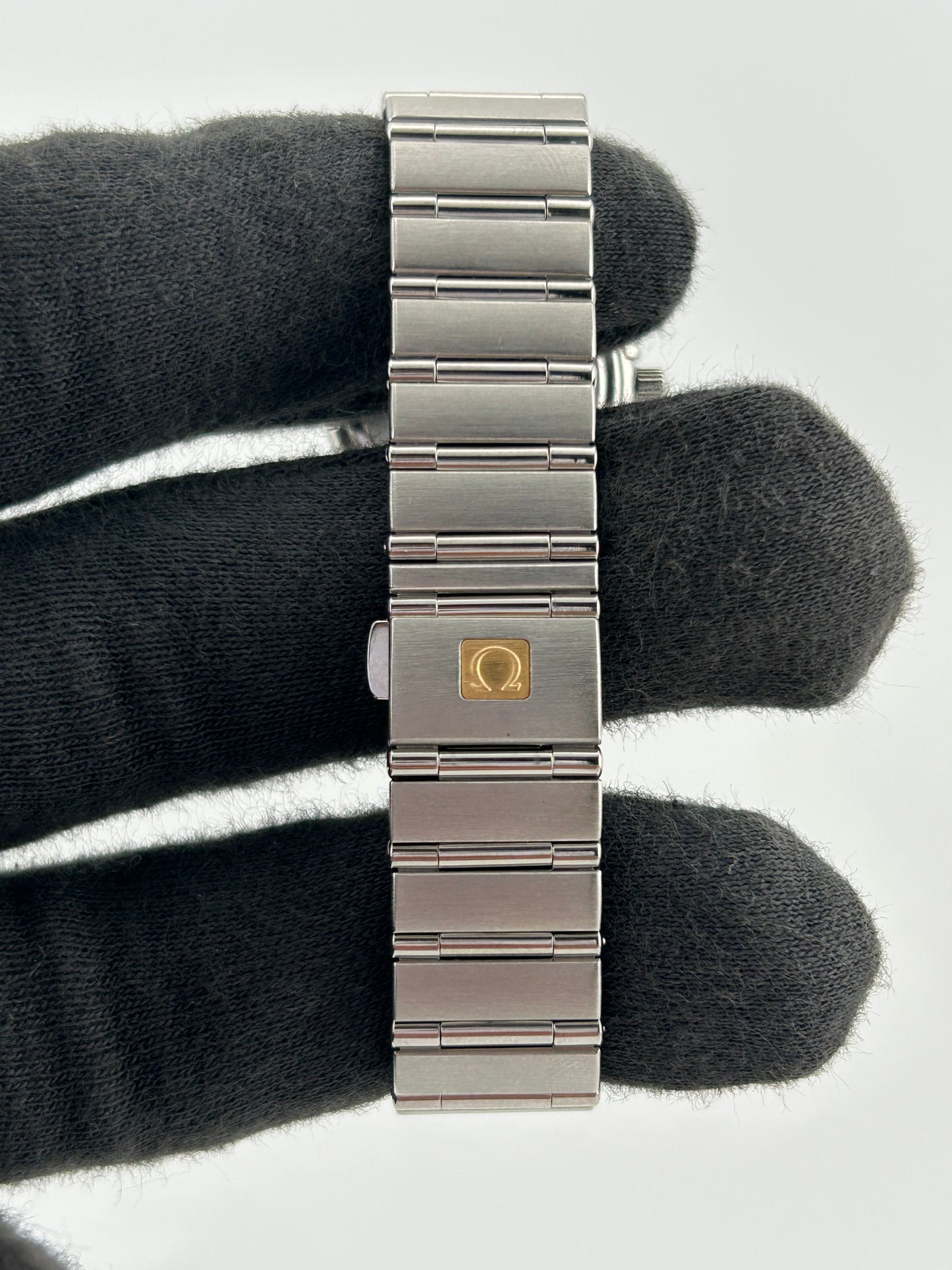Omega Constellation White Dial on Stainless Steel Bracelet Ref. 1572.30 Card 2004 — view 4