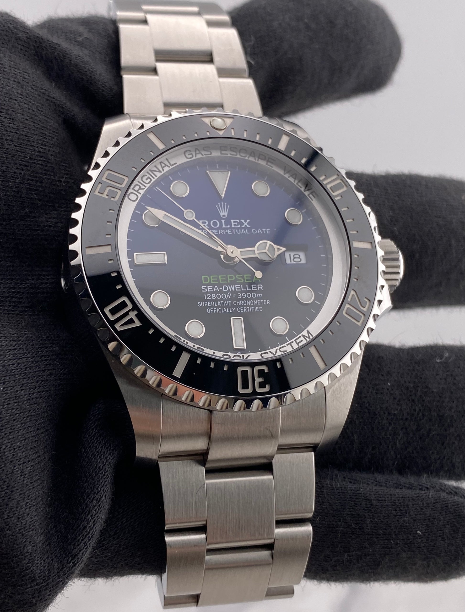 Rolex Sea-Dweller Deepsea James Cameron Blue James Cameron Dial on Oyster Ref. 126660 Card 2020 — view 3