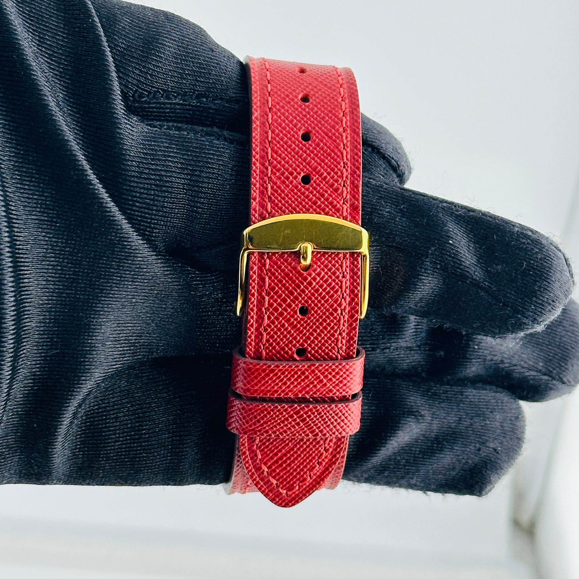 Hermes Heure H Champagne / Arabic Numerals Dial on Generic Leather Band Ref. HH1.501 — view 4