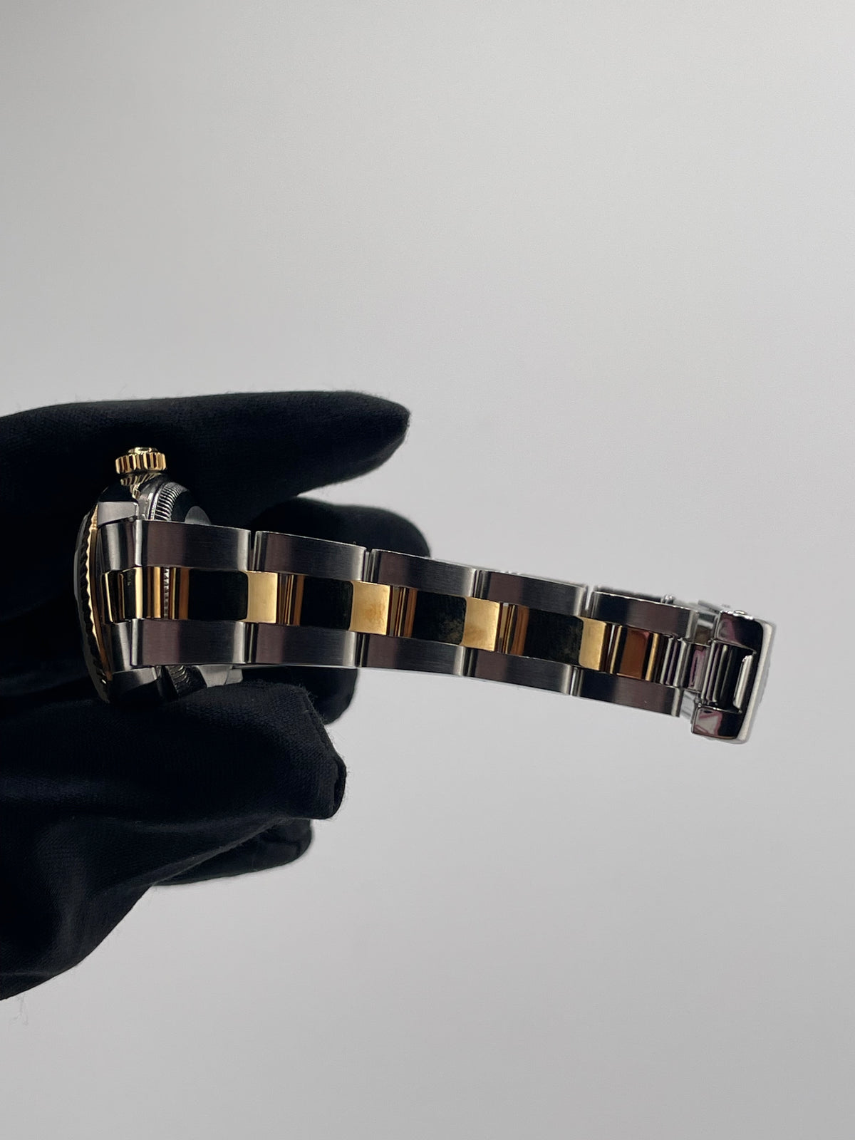 Rolex Oyster Perpetual Gold/ Diamond Markers Dial on Oyster Bracelet Ref. 76193G — view 6