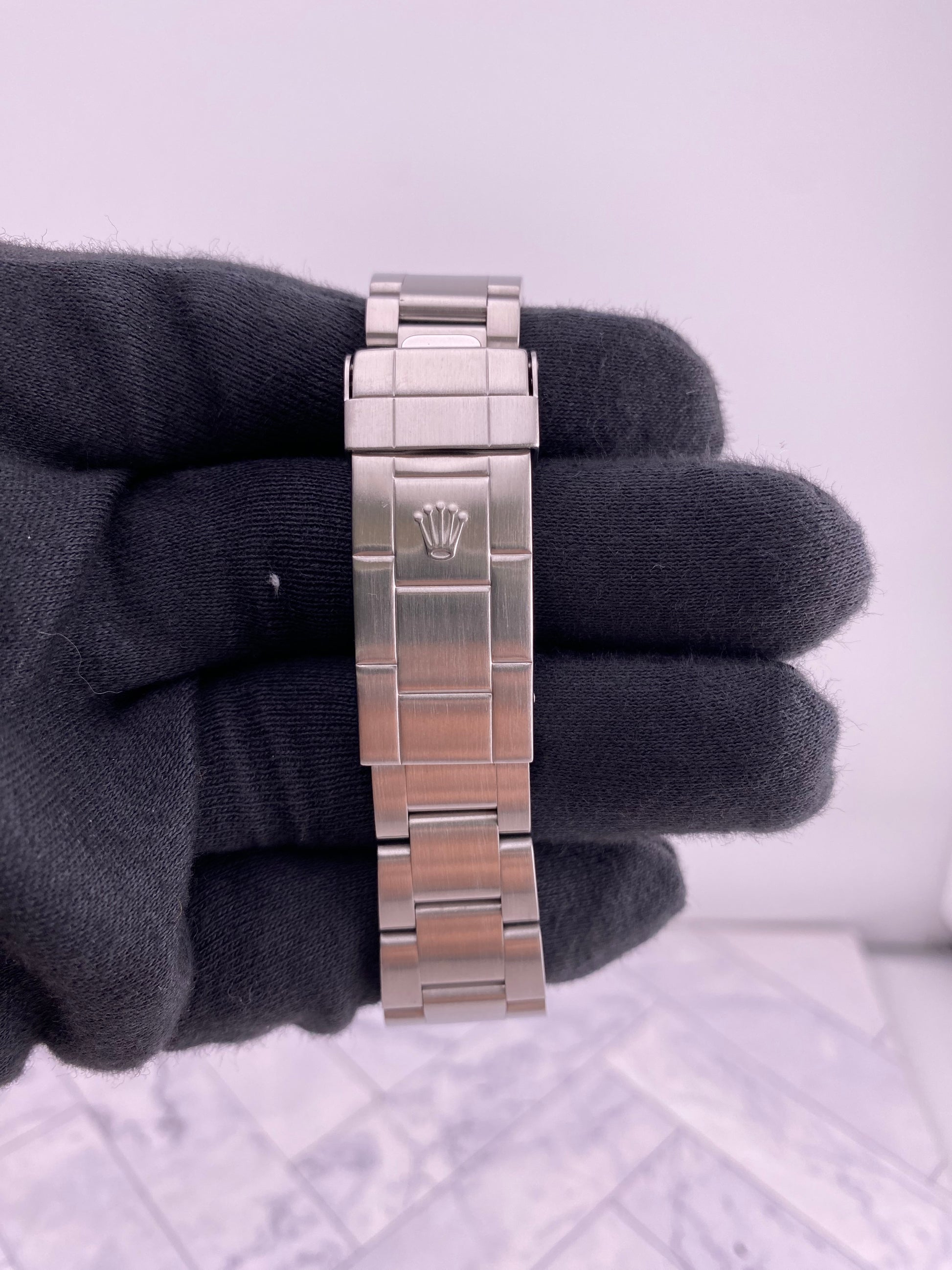 Rolex Submariner Date Black Dial on Oyster Ref. 16610 2008 — view 4