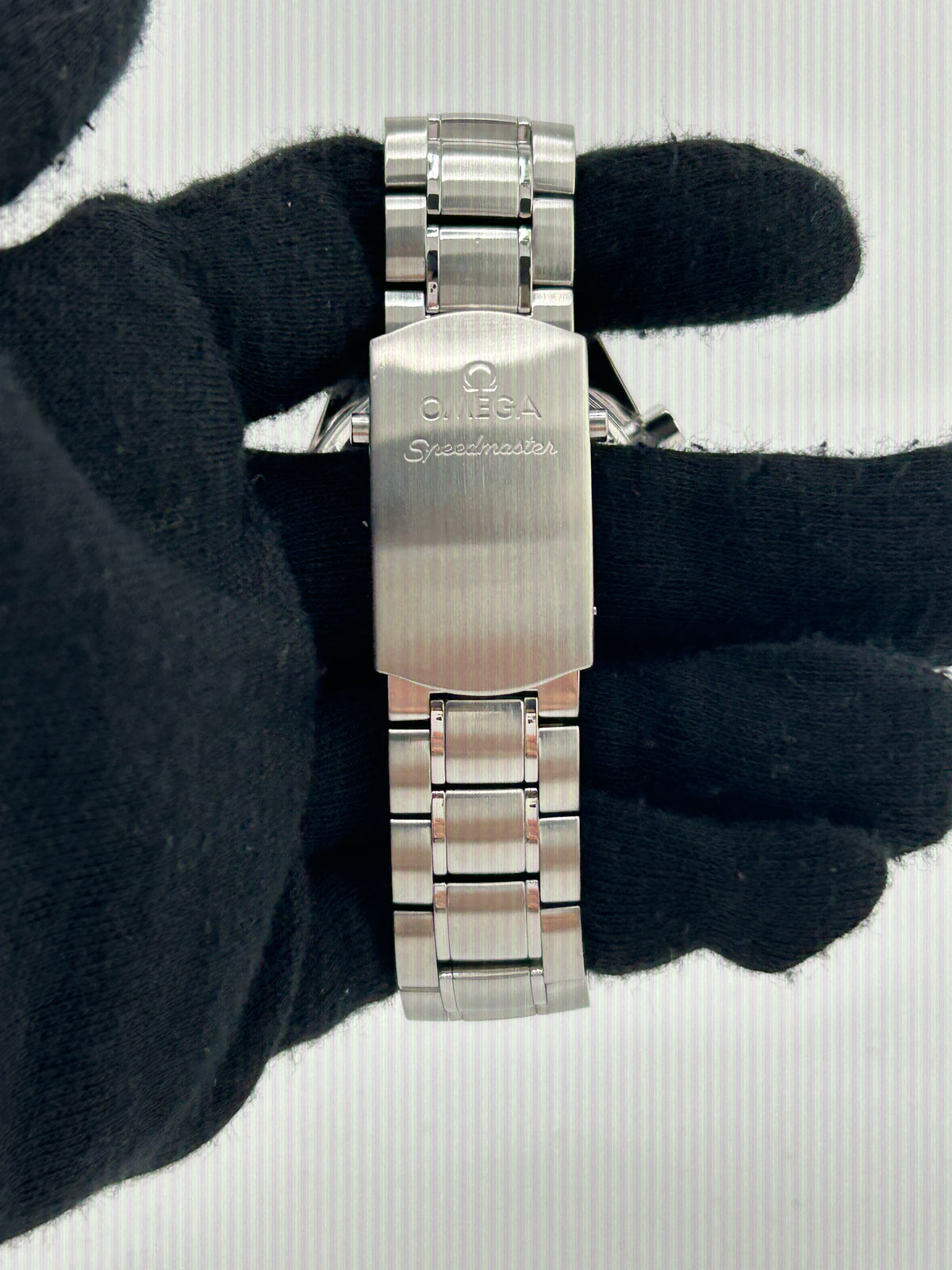 Omega Speedmaster Date Black Dial on Stainless Steel Bracelet Ref. 3210.50.00 Card 2008 — view 4
