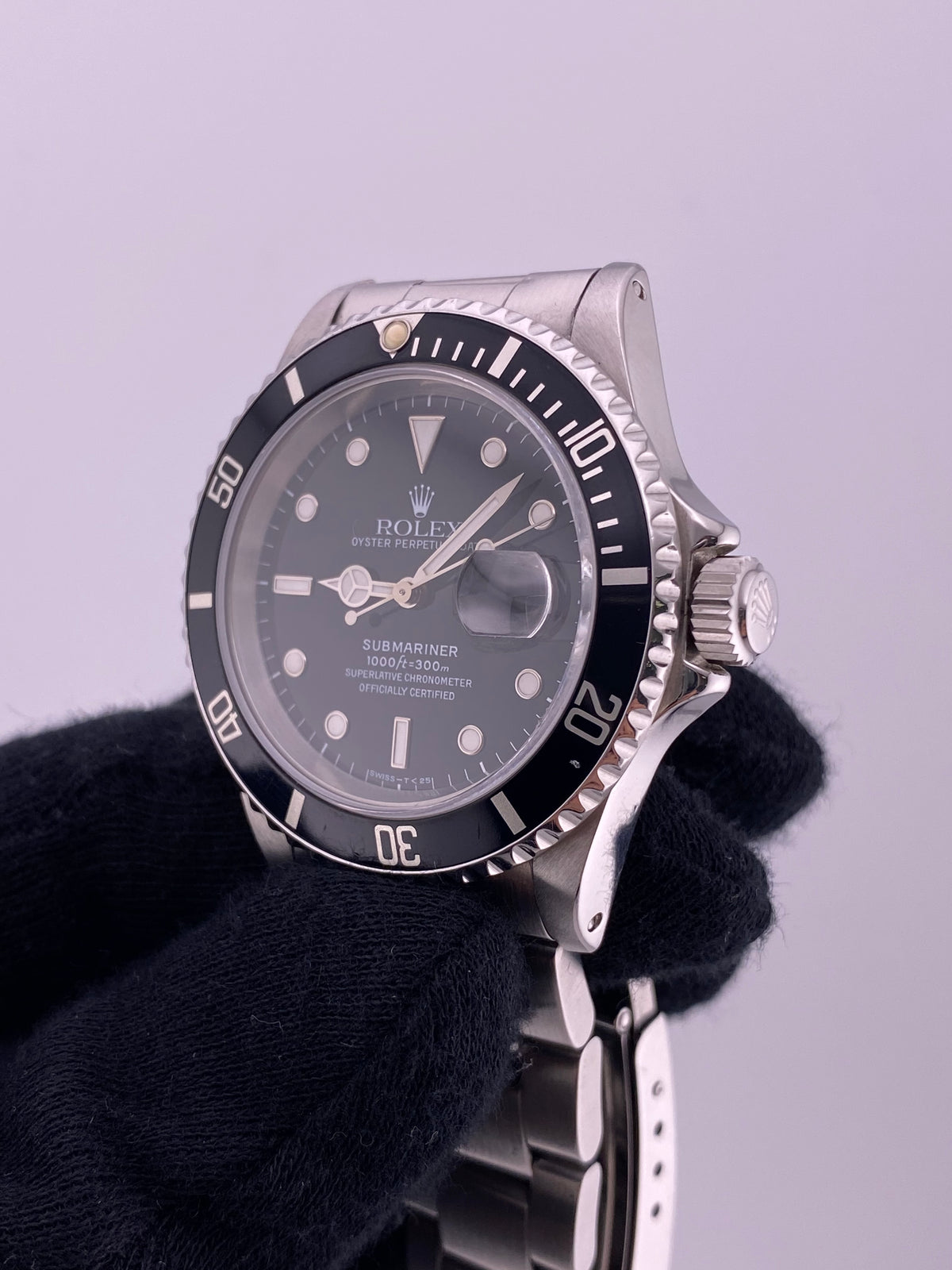 Rolex Submariner Black Dial on Oyster Ref. 16610 Papers Open Date — view 3