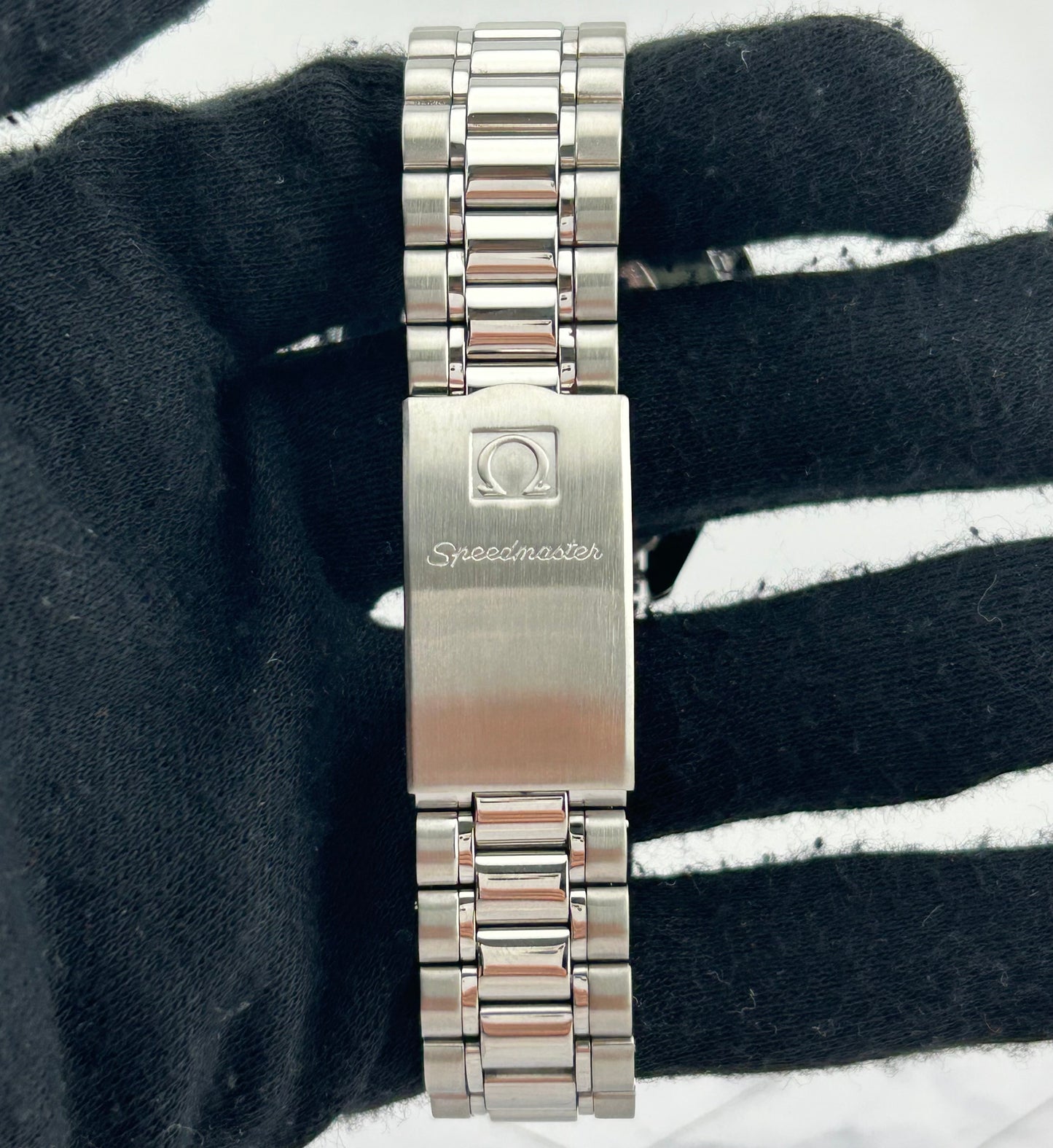 Omega Speedmaster Reduced Black Dial on Stainless Steel Bracelet Ref. 3510.50.00 — view 4