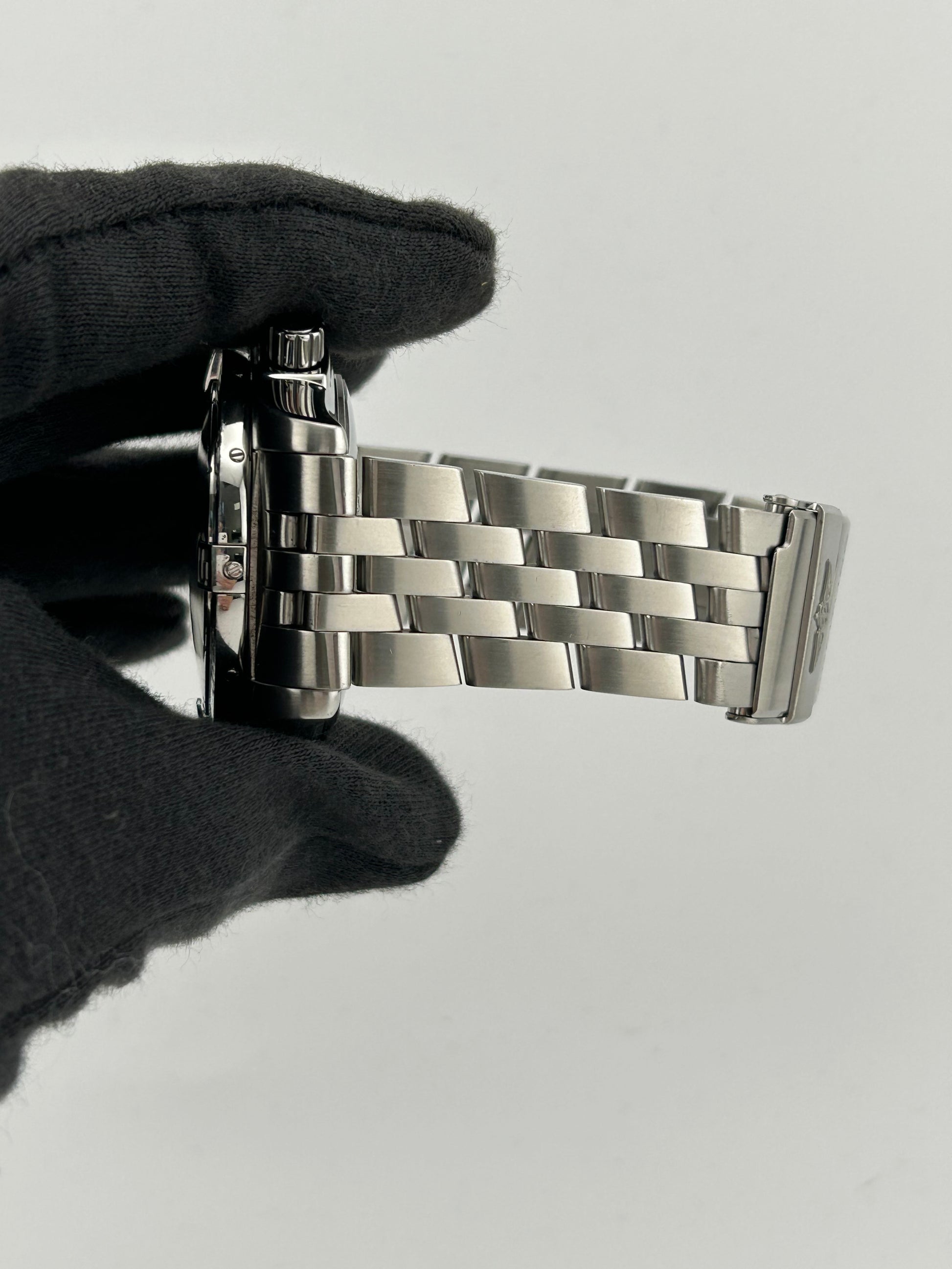 Breitling Chronomat Blackbird Black Dial on Stainless Steel Bracelet Ref. A44360/A440B71PA Papers 2012 — view 4