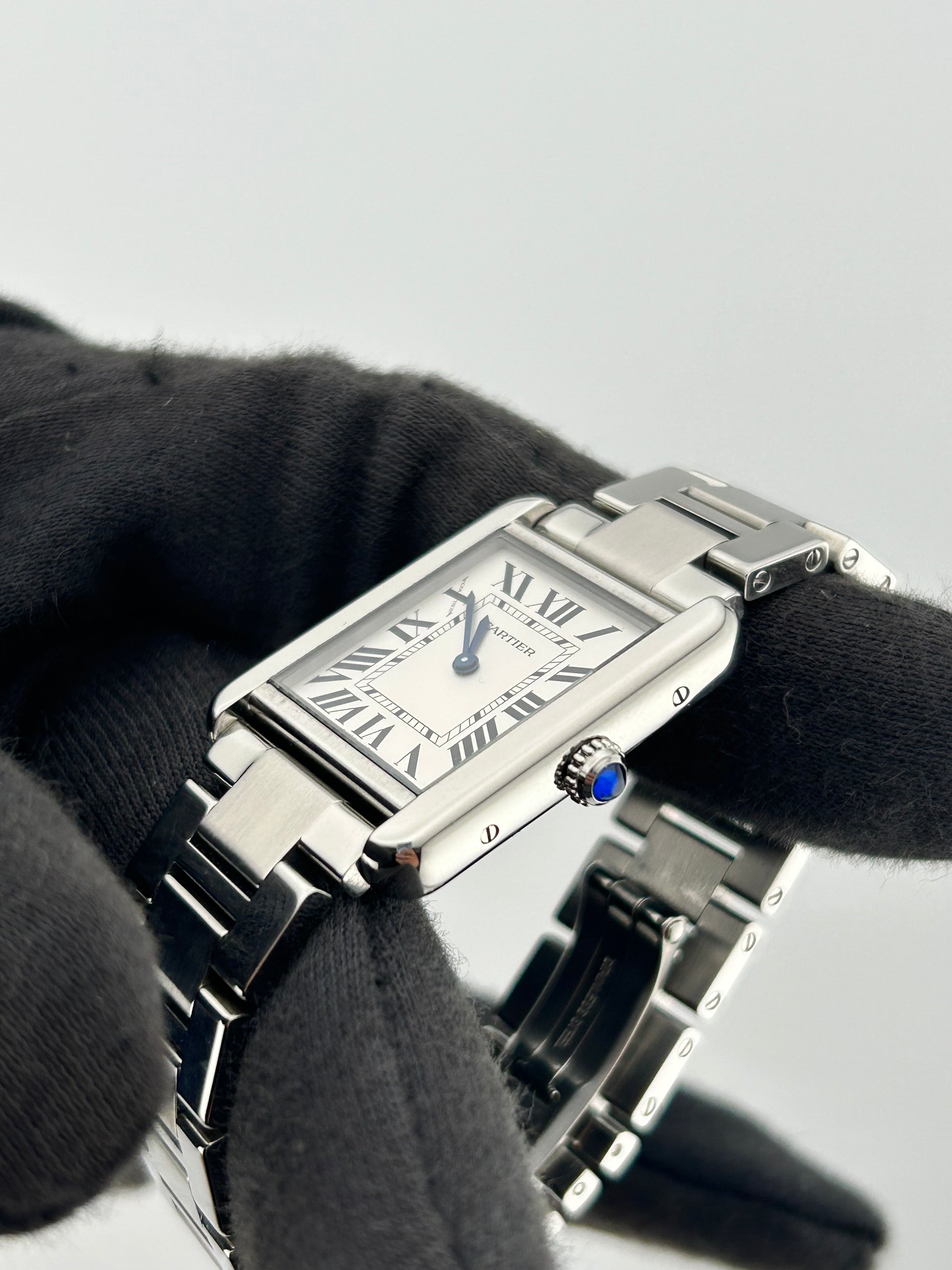 Cartier Tank Solo Silver Roman Dial on Stainless Steel Ref. W5200013 Card 2020 — view 3