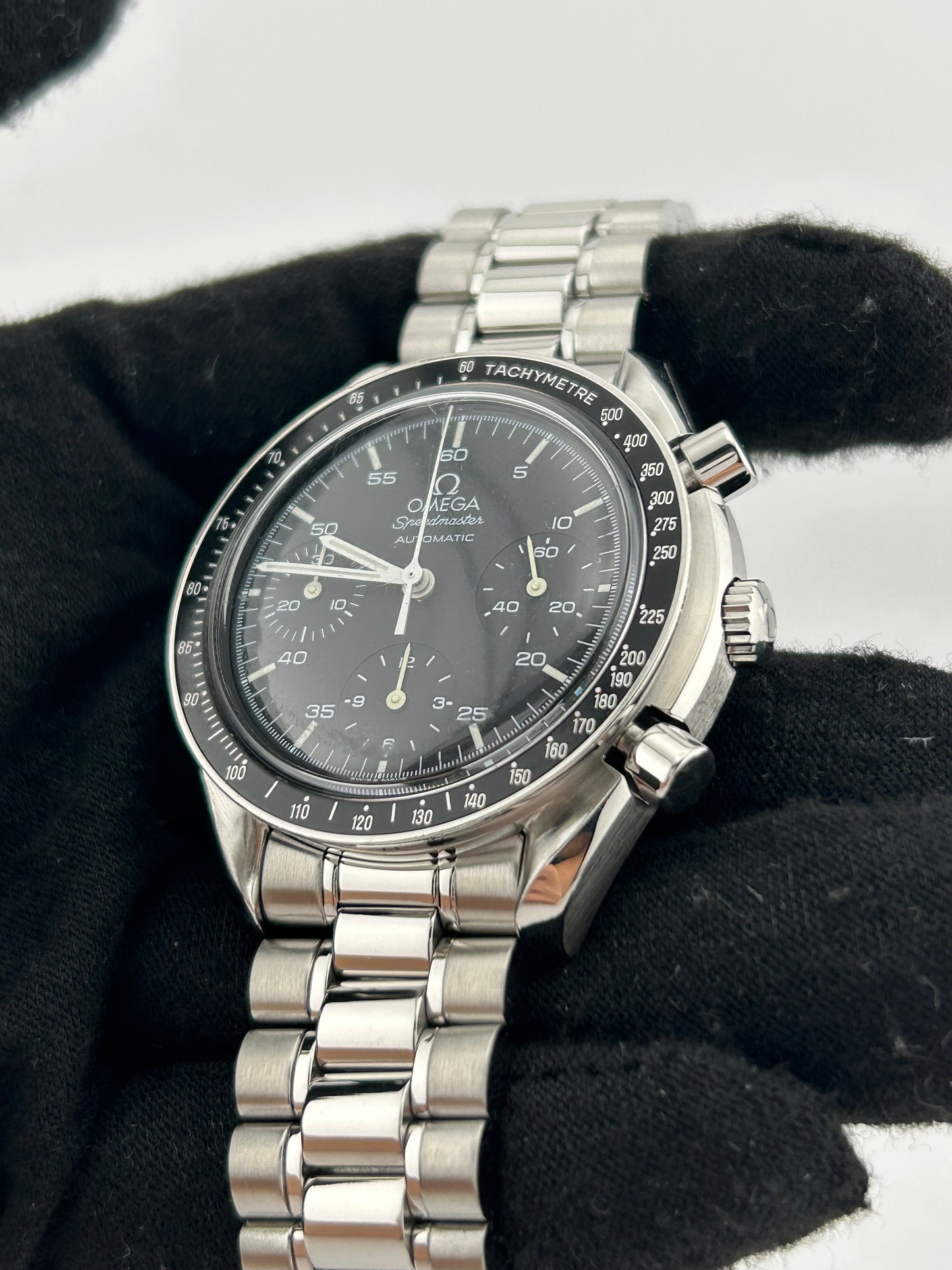 Omega Speedmaster Reduced Black Dial on Stainless Steel Bracelet Ref. 3510.5 — view 3
