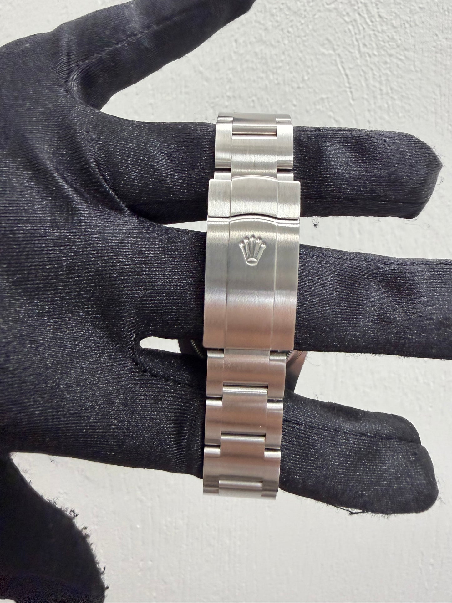 Rolex Oyster Perpetual Silver Dial on Oyster Ref. 116000 Card 2018 — view 3