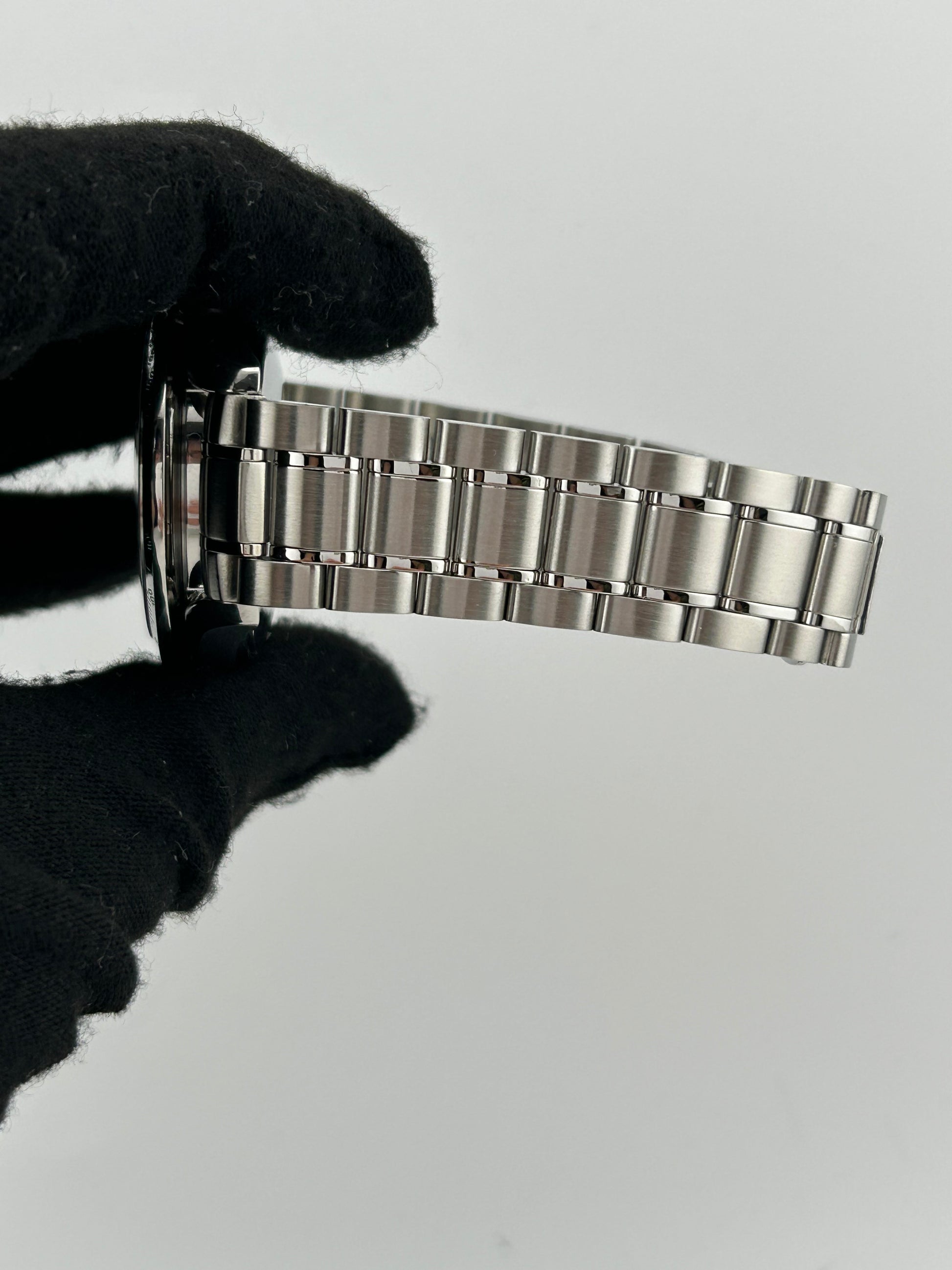 Omega Speedmaster Black Dial on Stainless Steel Bracelet Ref. 3513.50.00 — view 5