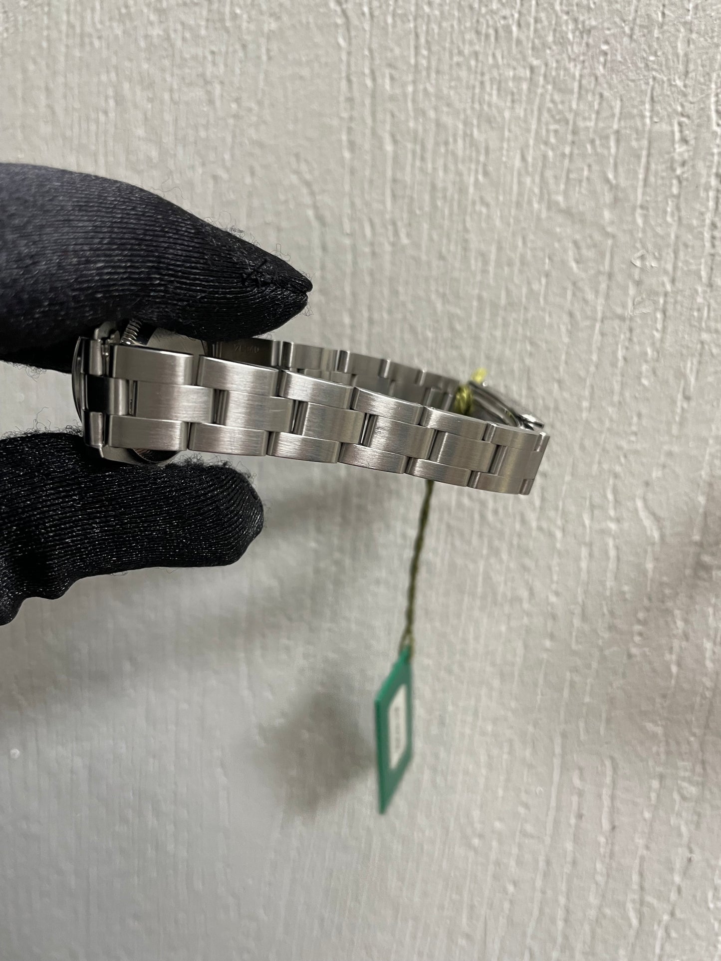 Rolex Oyster Perpetual Black Dial on Oyster Ref. 67180 Papers 1995 — view 4