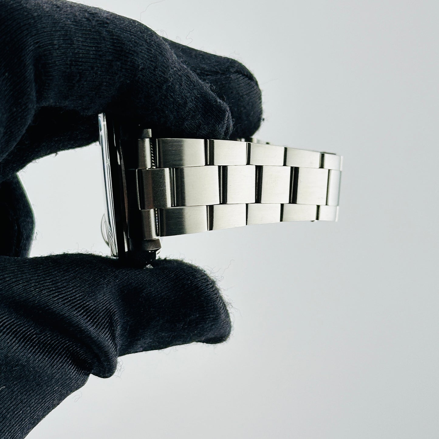 Rolex Oyster Perpetual Date Silver Stick Dial on Oyster Bracelet Ref. 15000 1983 — view 5