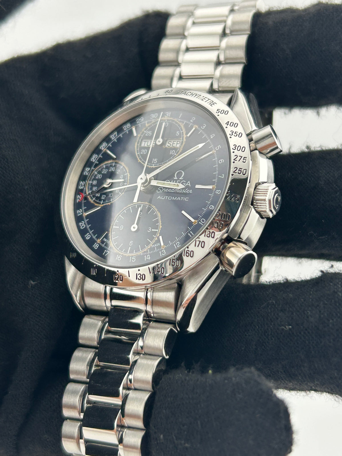Omega Speedmaster Day Date Blue Dial on Stainless Steel Bracelet Ref. 3521.80.00 Card 1995 — view 3