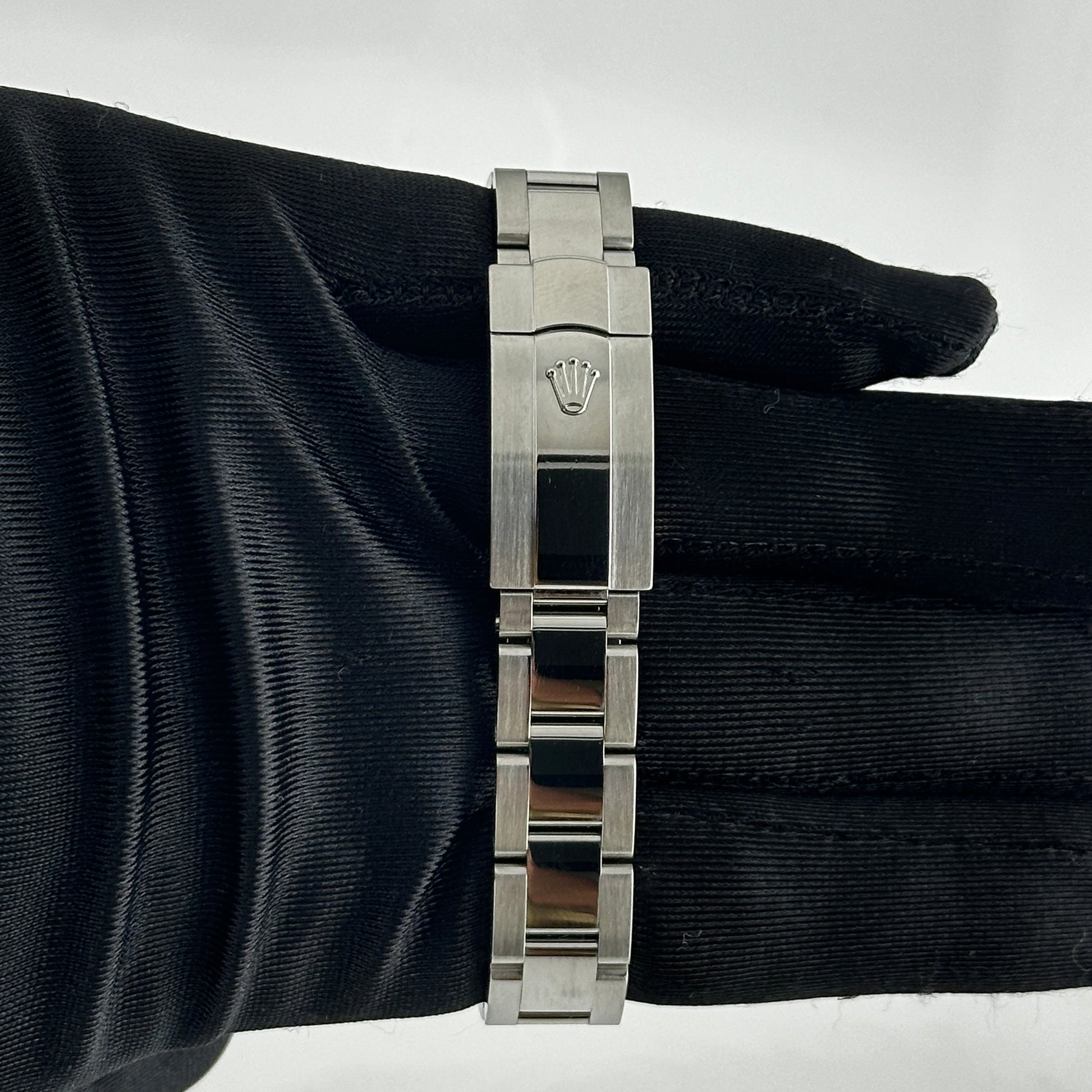 Rolex Datejust Mint Green Dial on Oyster Ref. 278240 Card 2022 — view 3