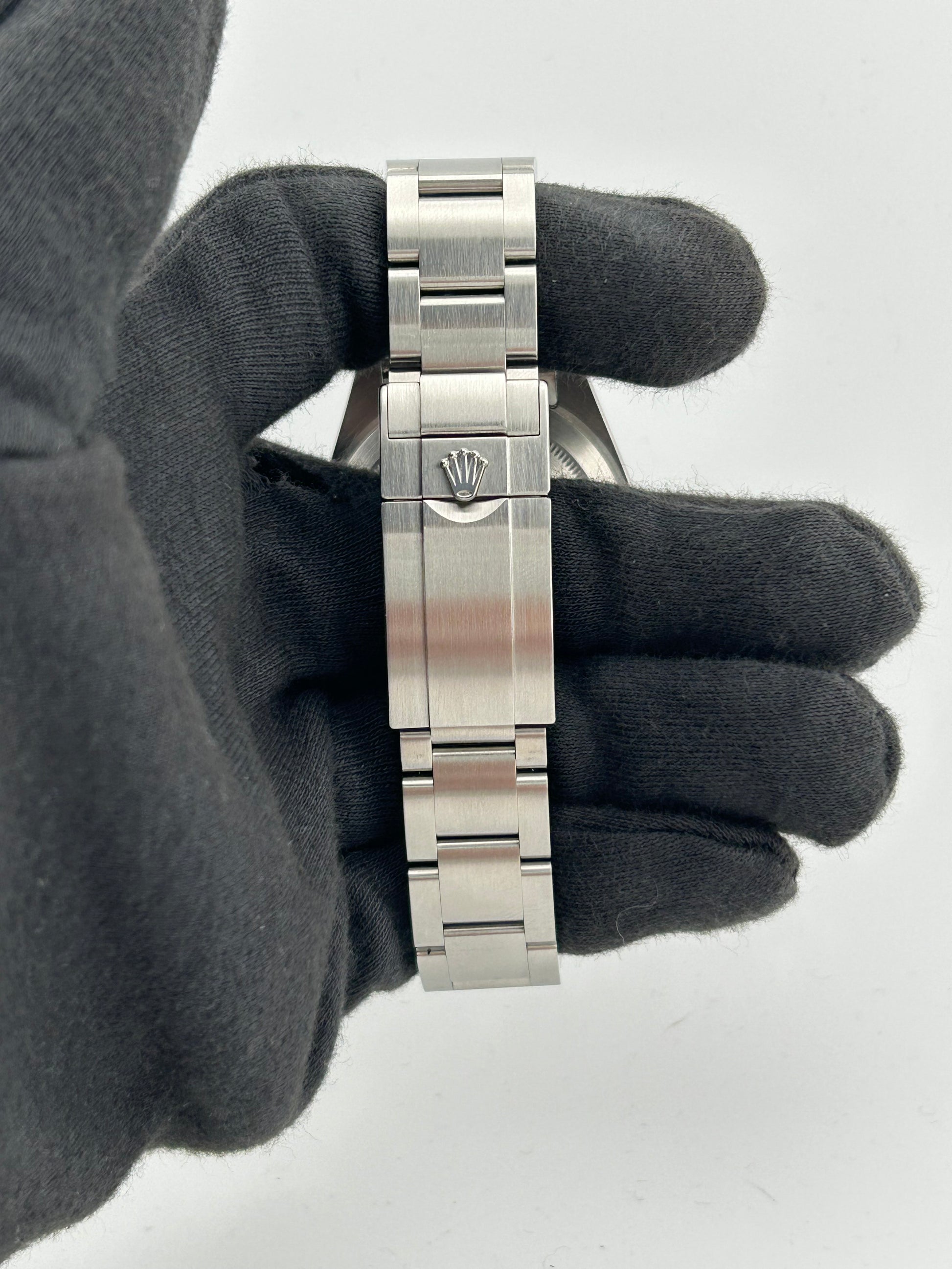 Rolex Explorer I Black Index Dial on Oyster Bracelet Ref. 214270 — view 4