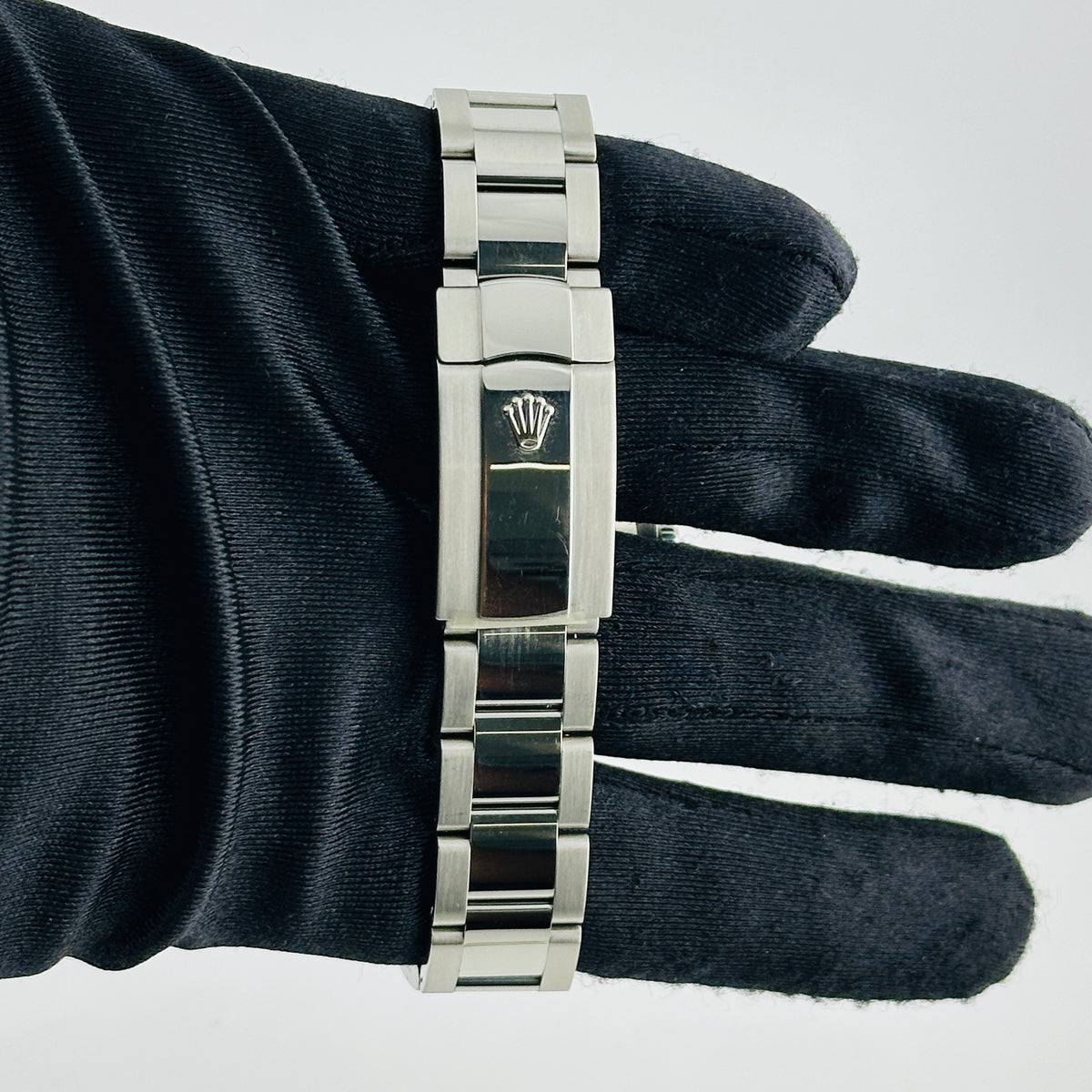 Rolex Datejust Blue Stick Dial on Oyster Bracelet Ref. 116300 Card 2016 — view 4